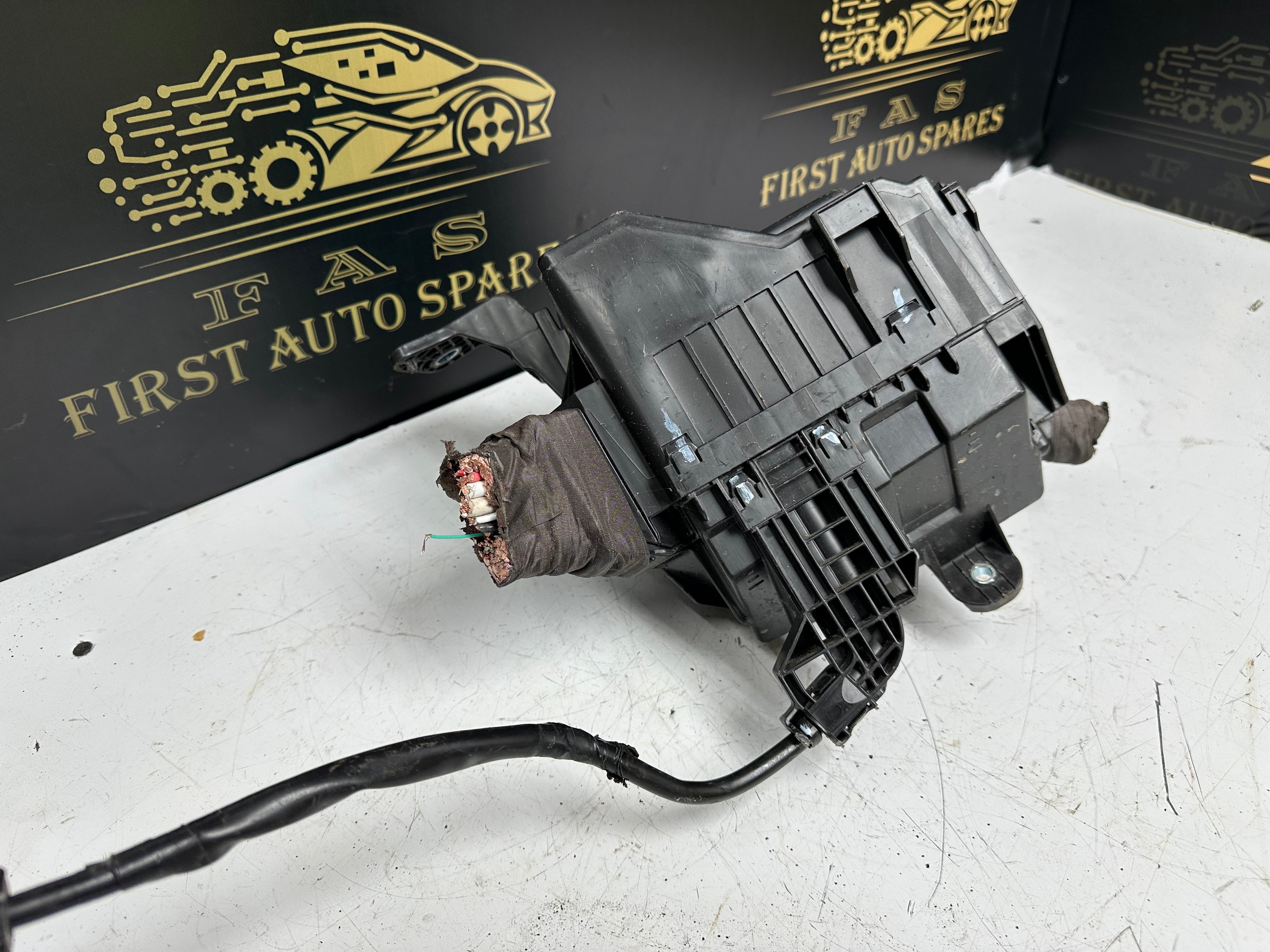 Toyota Yaris Cross 1st Generation (2020-2023) Fuse Box (82644-K005) (3810003-110)