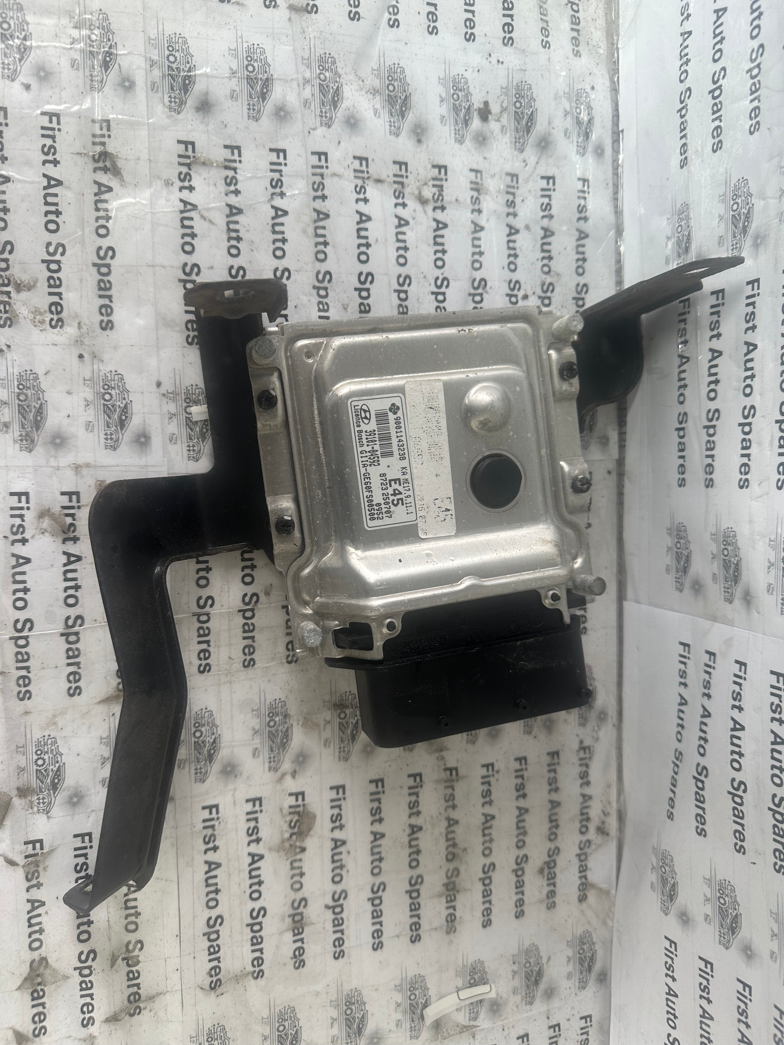 Hyundai i10 2016 MK2 Engine Management ECU (39101-04592) (BSW-ME17911-00)