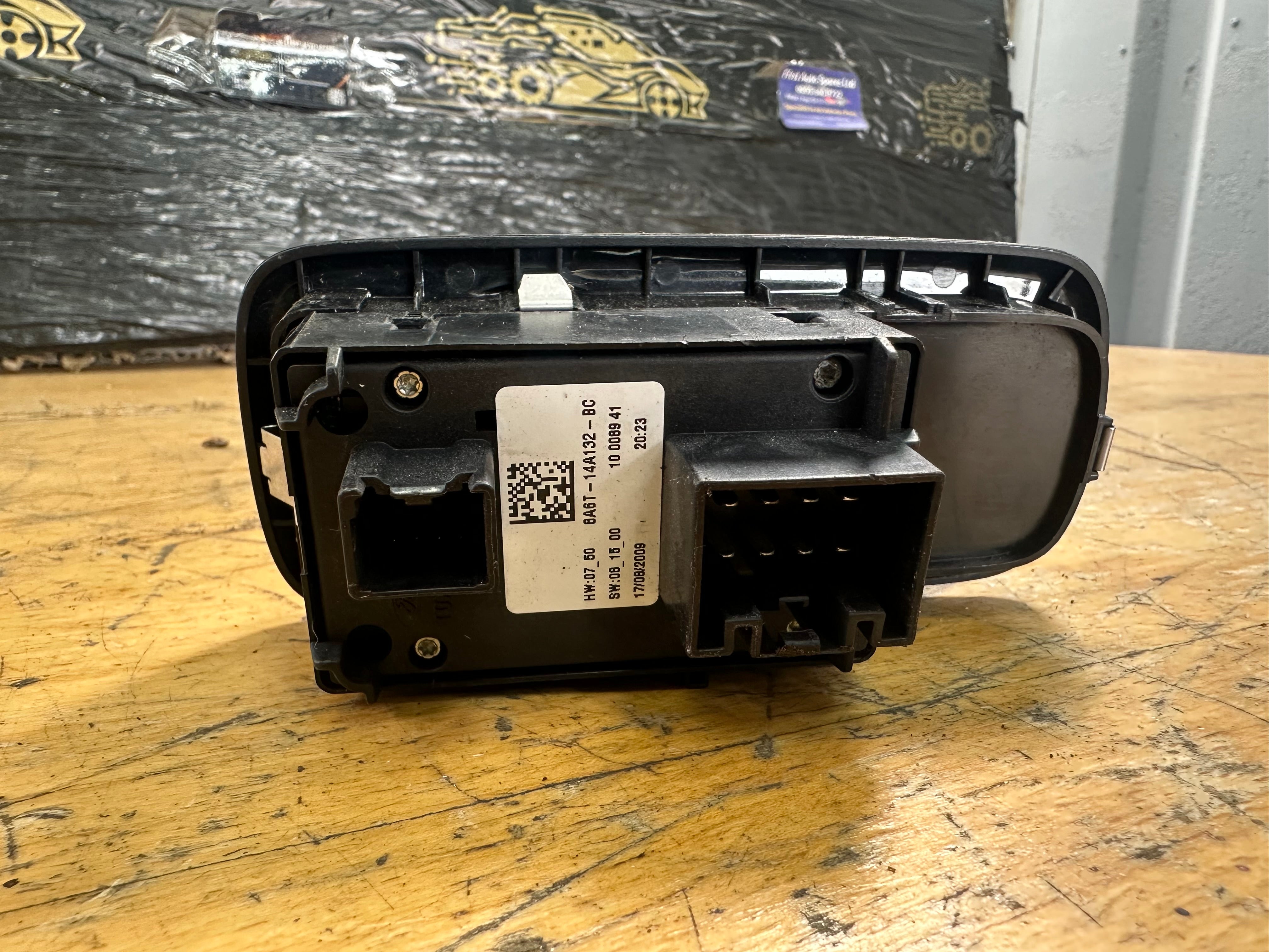 Ford Fiesta Front Right Driver’s O/S/F Window Switch Buttons (8A6T14A132BC)