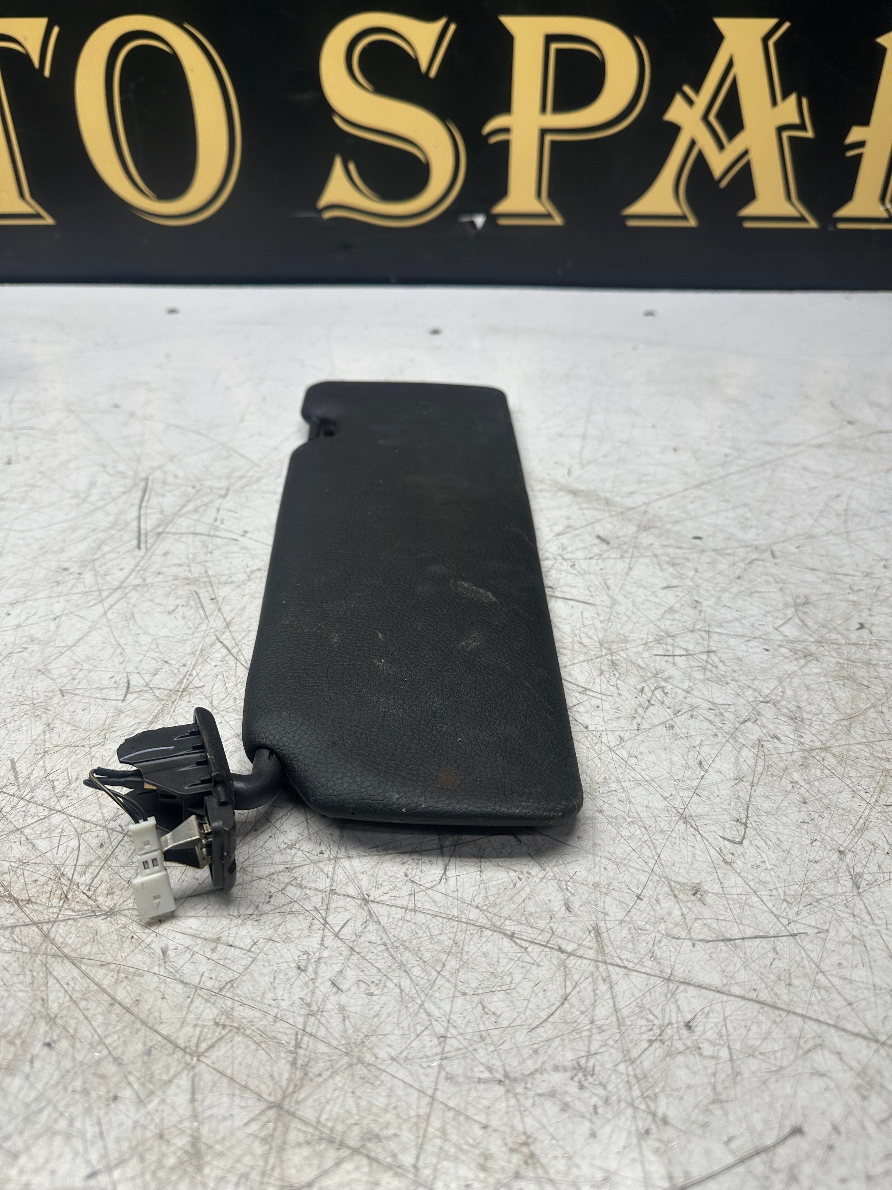 BMW 1 Series F20 / F21 Sun Visor – Right Side (2011–2019)(7319158)