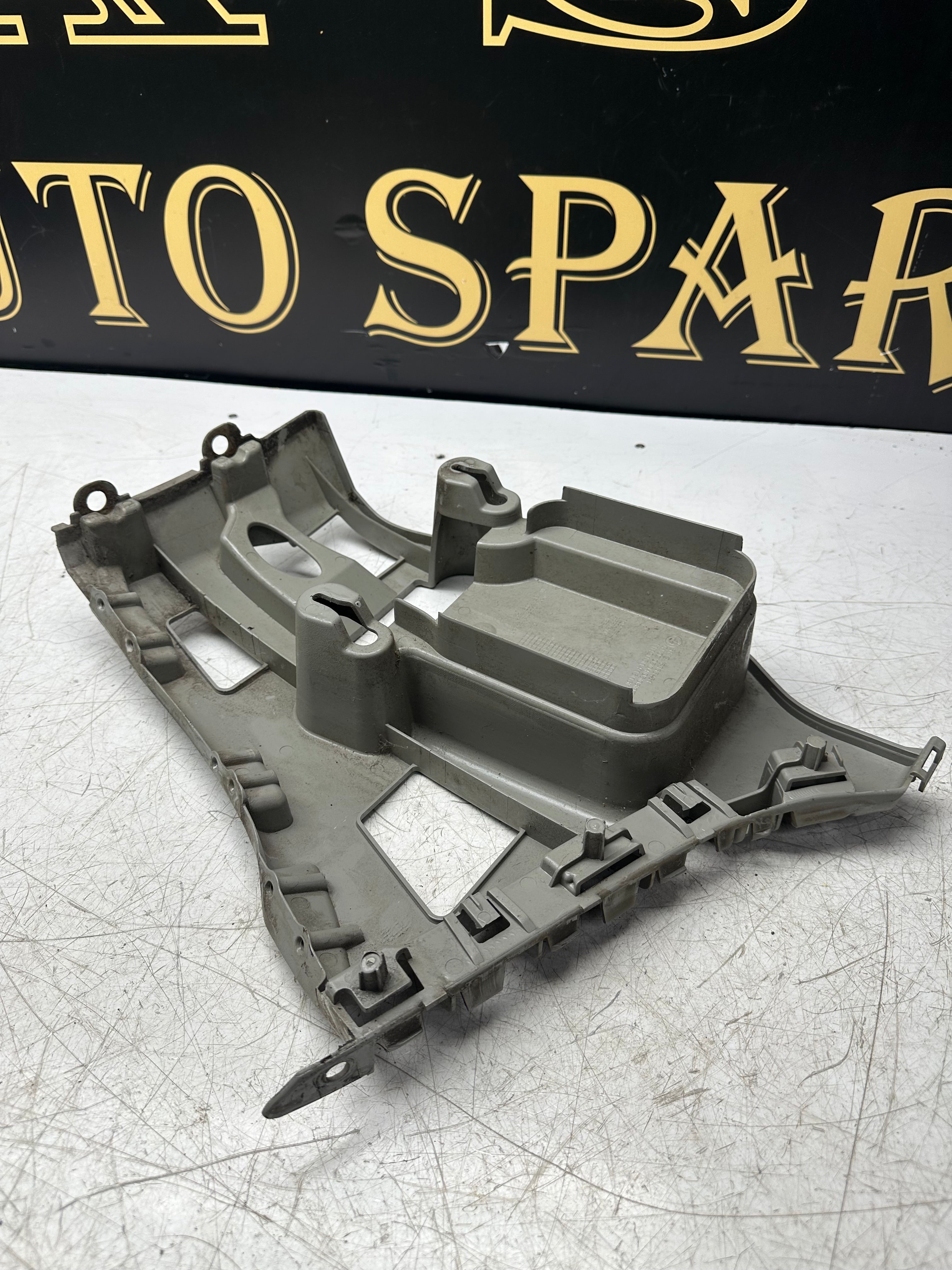 BMW 1 Series F20/F21 Rear Left Bumper Bracket (M Sport Models) (2015–2019)(8063451)