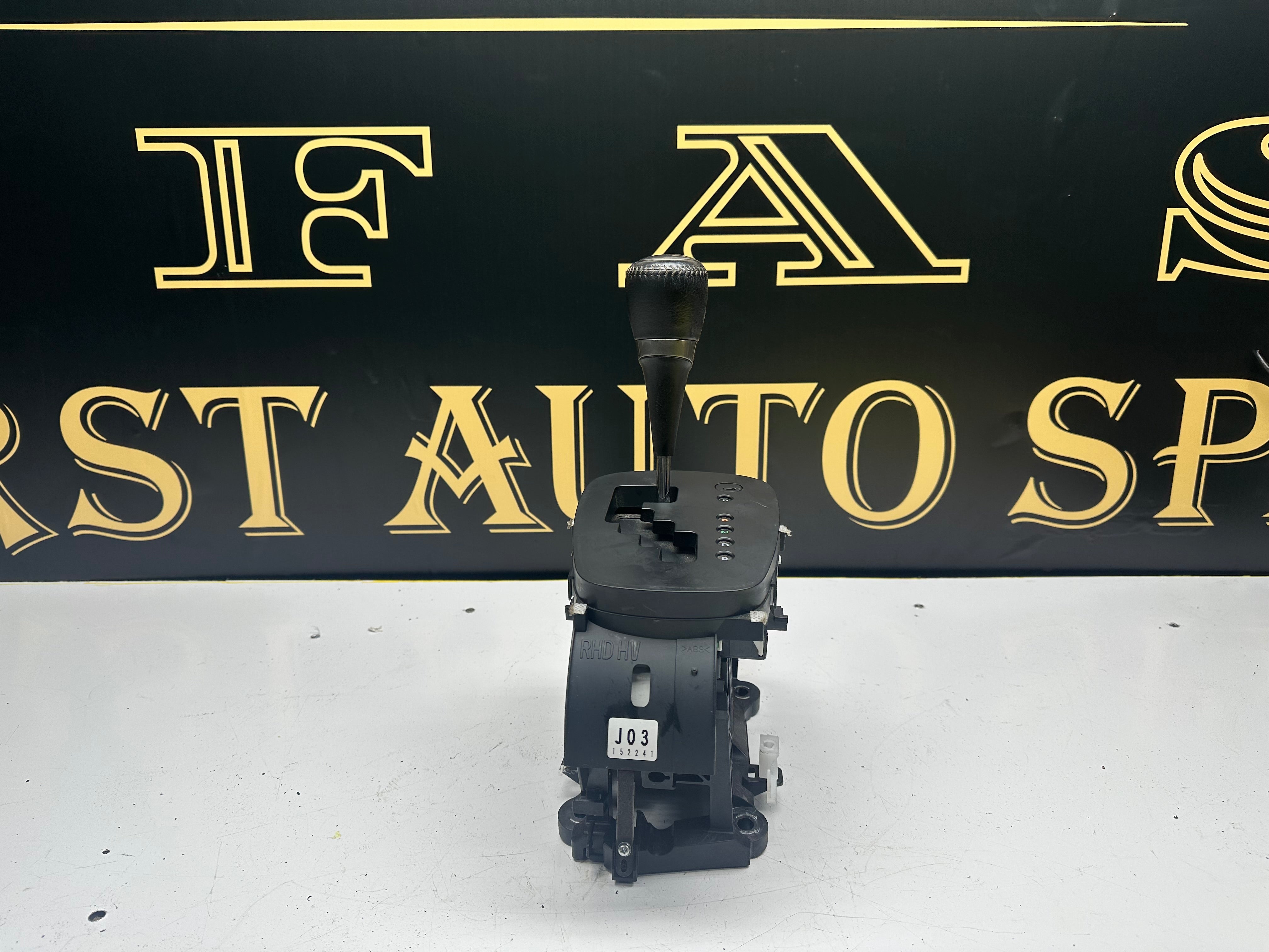 Toyota Yaris 2016 Mk3 Automatic Gearstick Assembly (52160/RH)