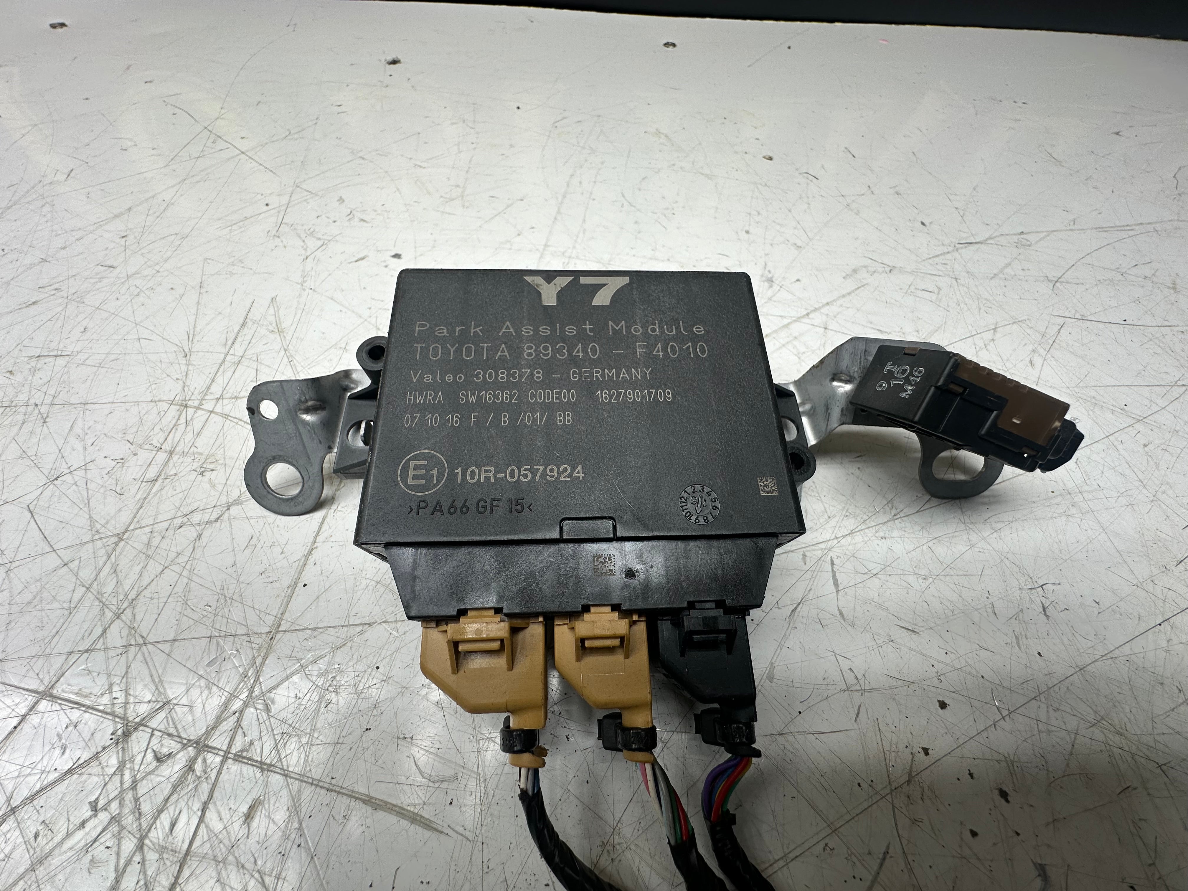 Toyota C-HR 2016-23 Parking Assist Control Unit (89340F4010) Hybrid Fuse Box (71547922)