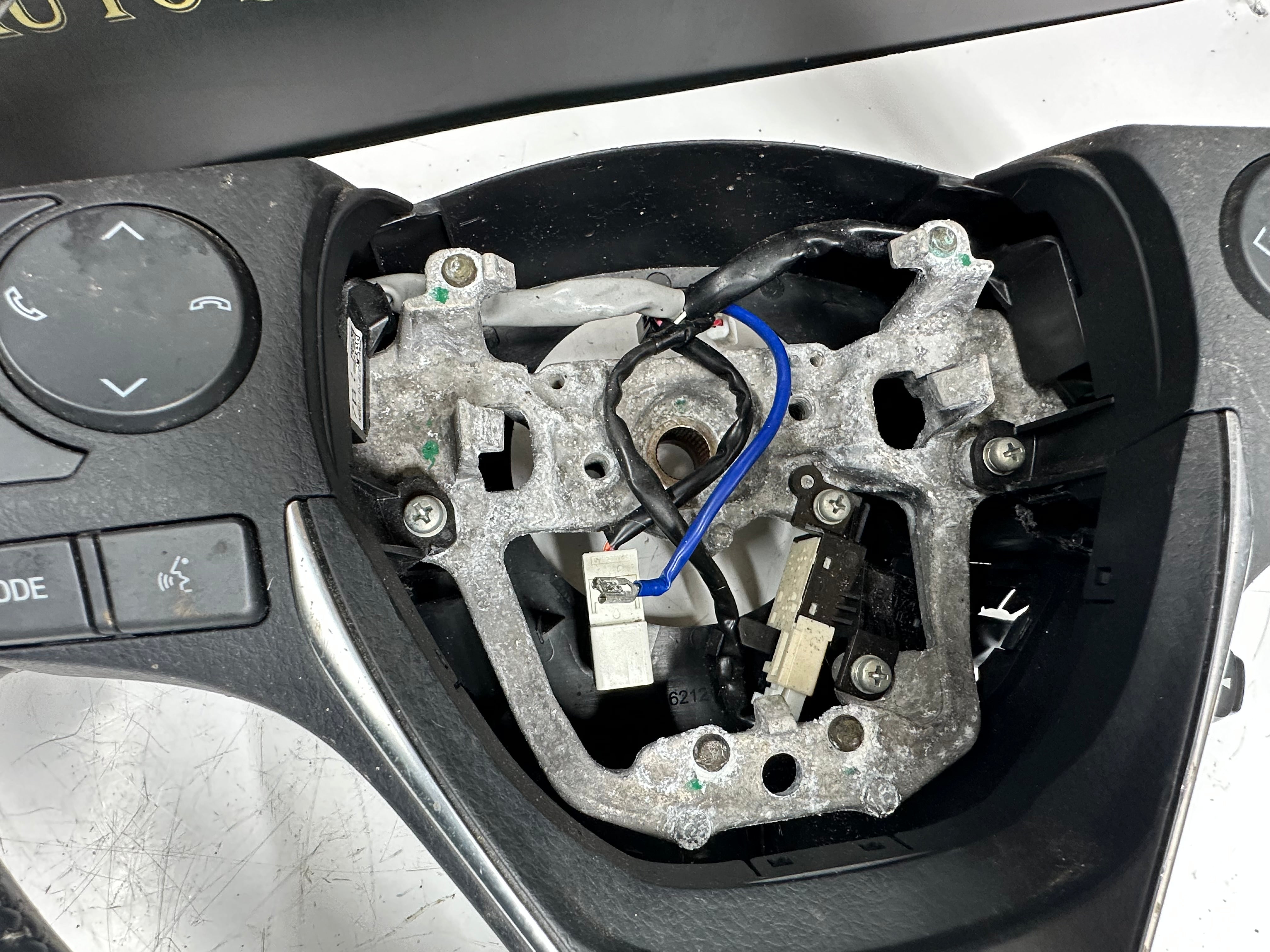 Toyota Auris 2014-17 Hybrid Multi-Functional Steering Wheel (622837810)