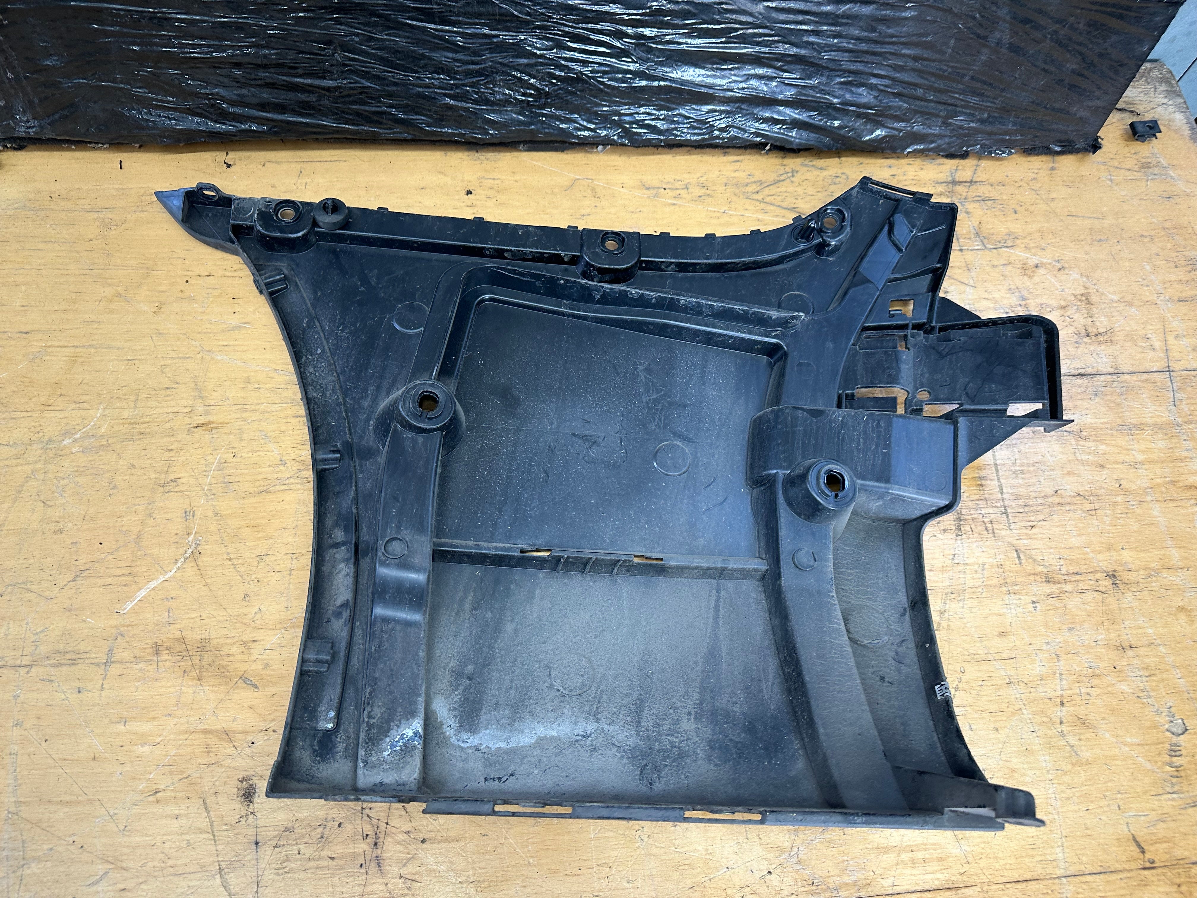 BMW 5 Series G30 G31 2019 Rear Right Bumper Bracket Mount Support / Slider (8066722)