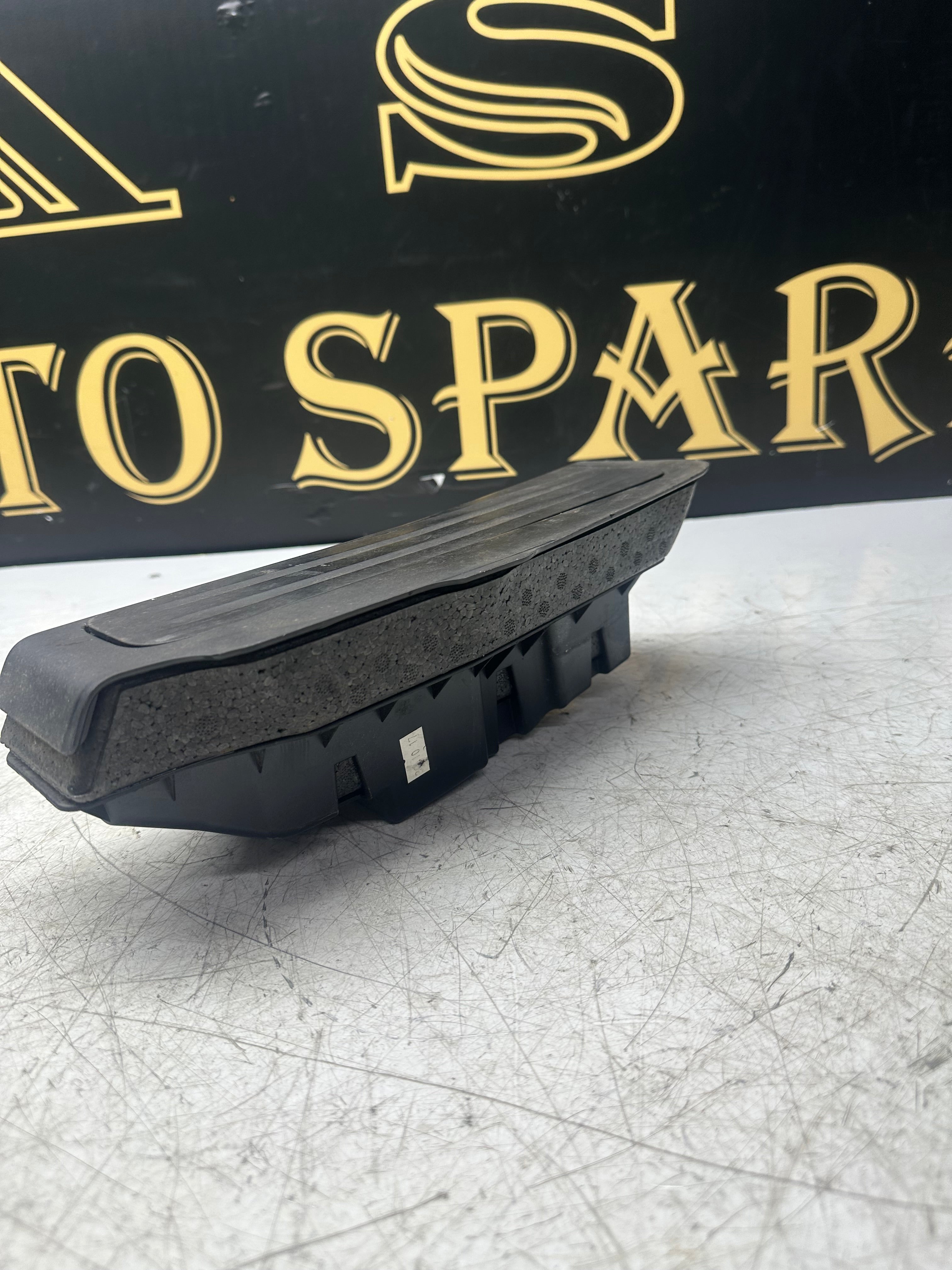 BMW 2 Series Foot Rest / Driver Dead Pedal Trim 7298834 – 2014–2024