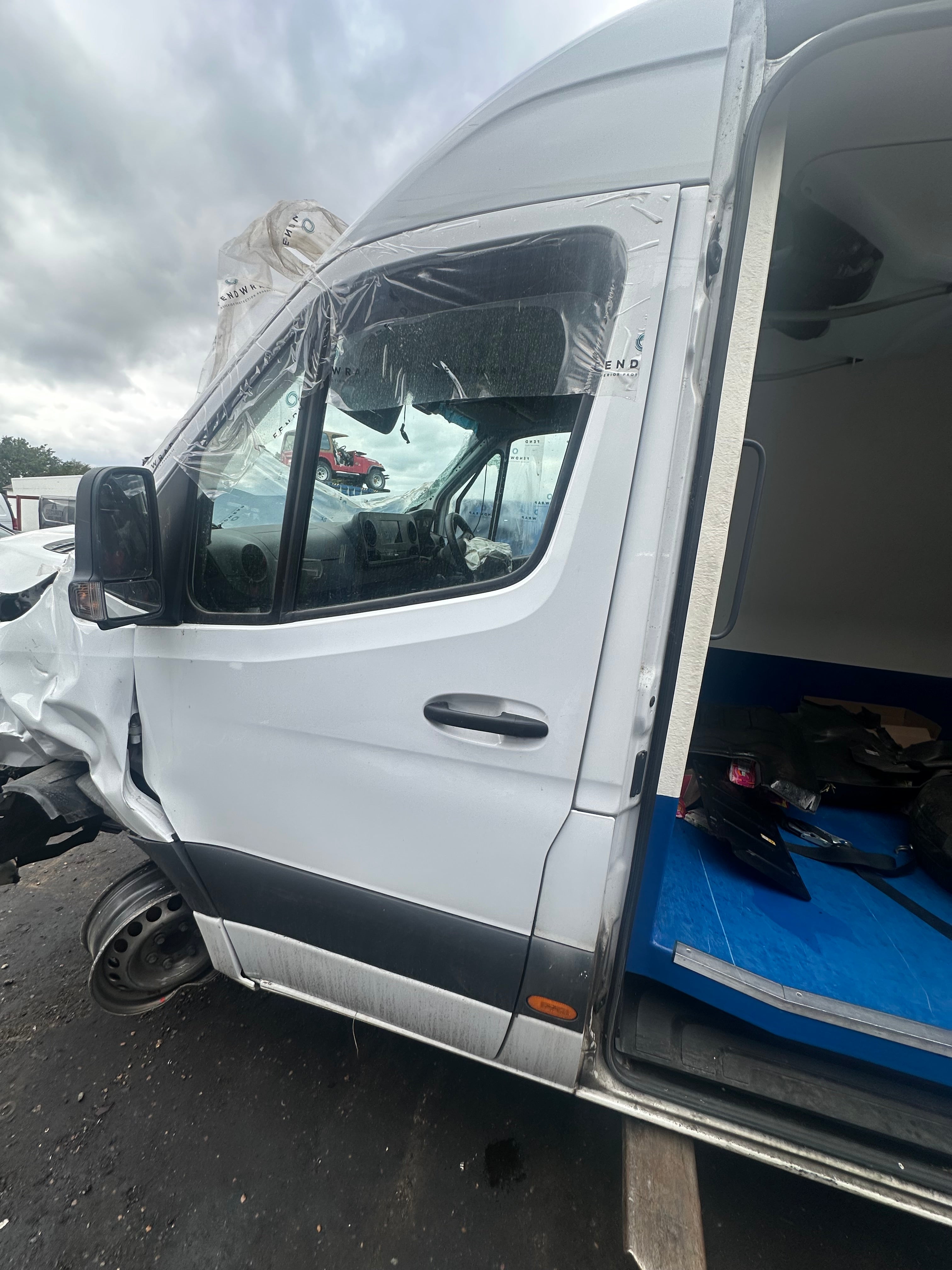 Mercedes-Benz Sprinter 317 Progressive CDI 2.0 Diesel 2023 – For Parts