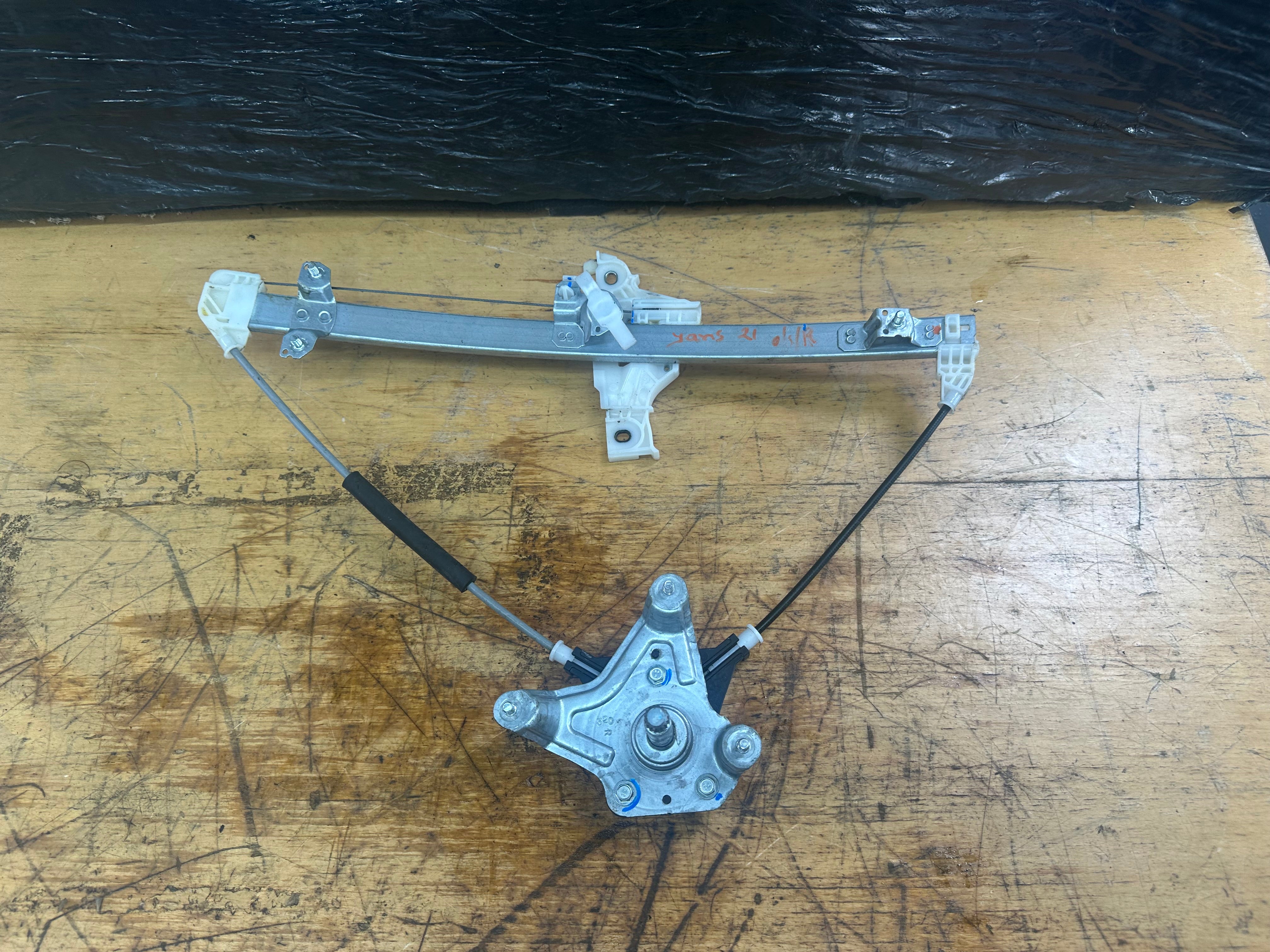 Toyota Yaris 2021 Right Driver’s Front O/S/R Manual Window Regulator