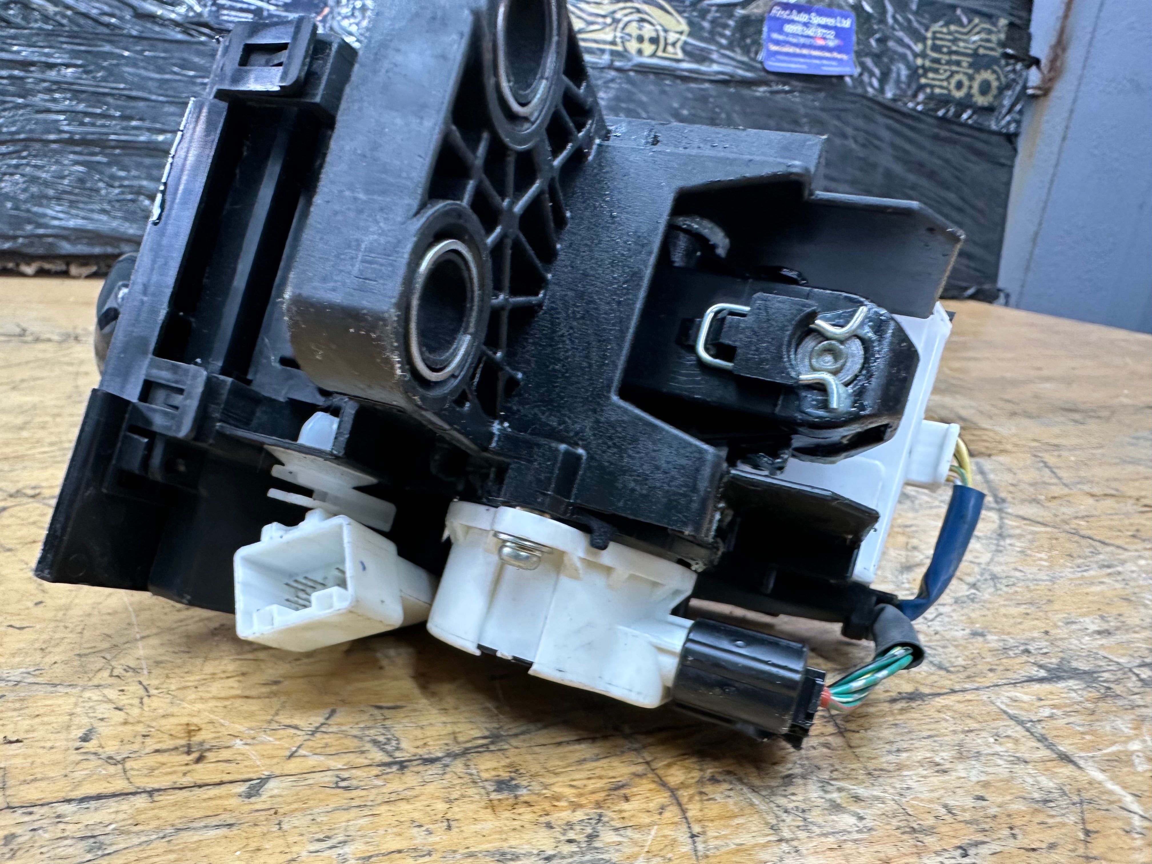 Toyota Auris 2012–2018 Automatic Gear Selector (75C182-RHD)