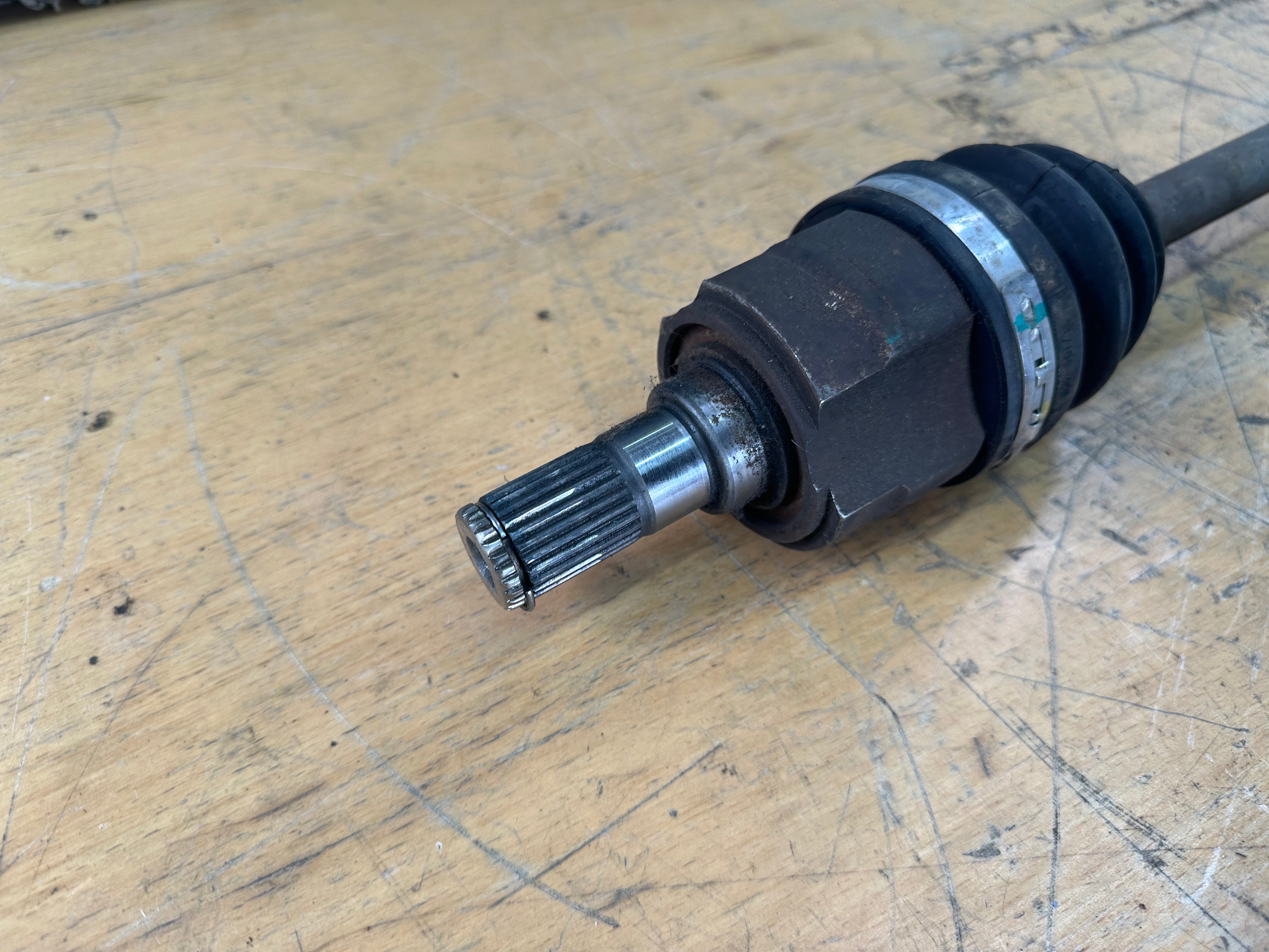 Hyundai i10 Front Left Passenger Side N/S/F Driveshaft (7155-029)