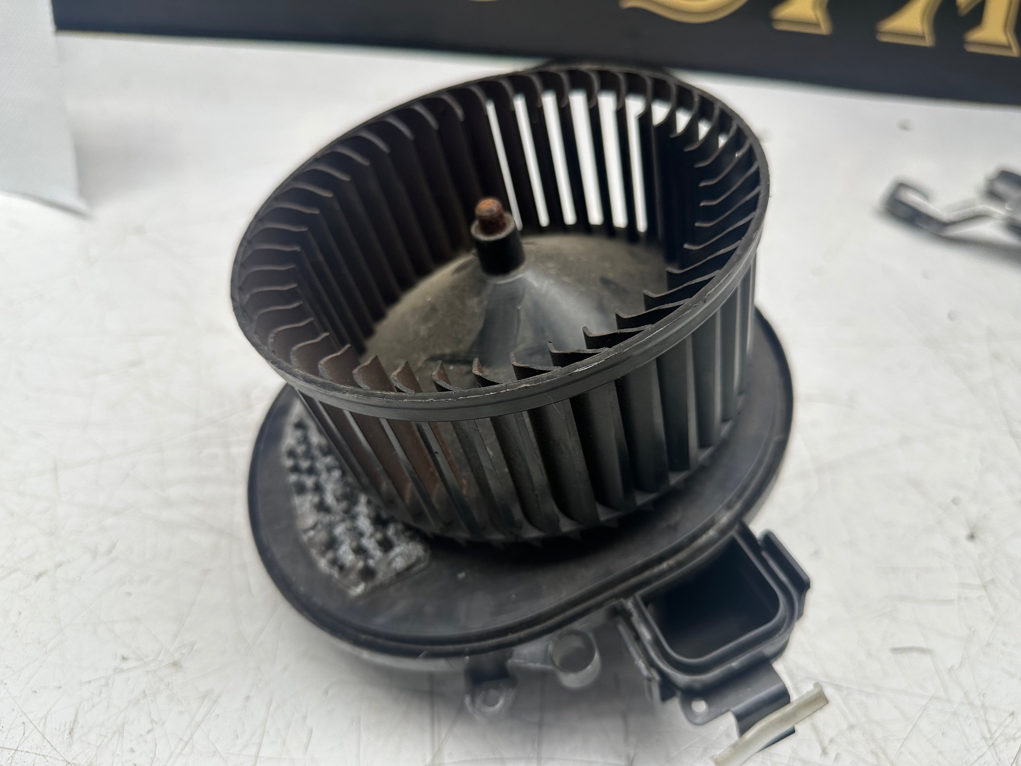 BMW 1, 2, 3, 4 Series F Series 2015–2018 Heater Blower Motor (T967354)