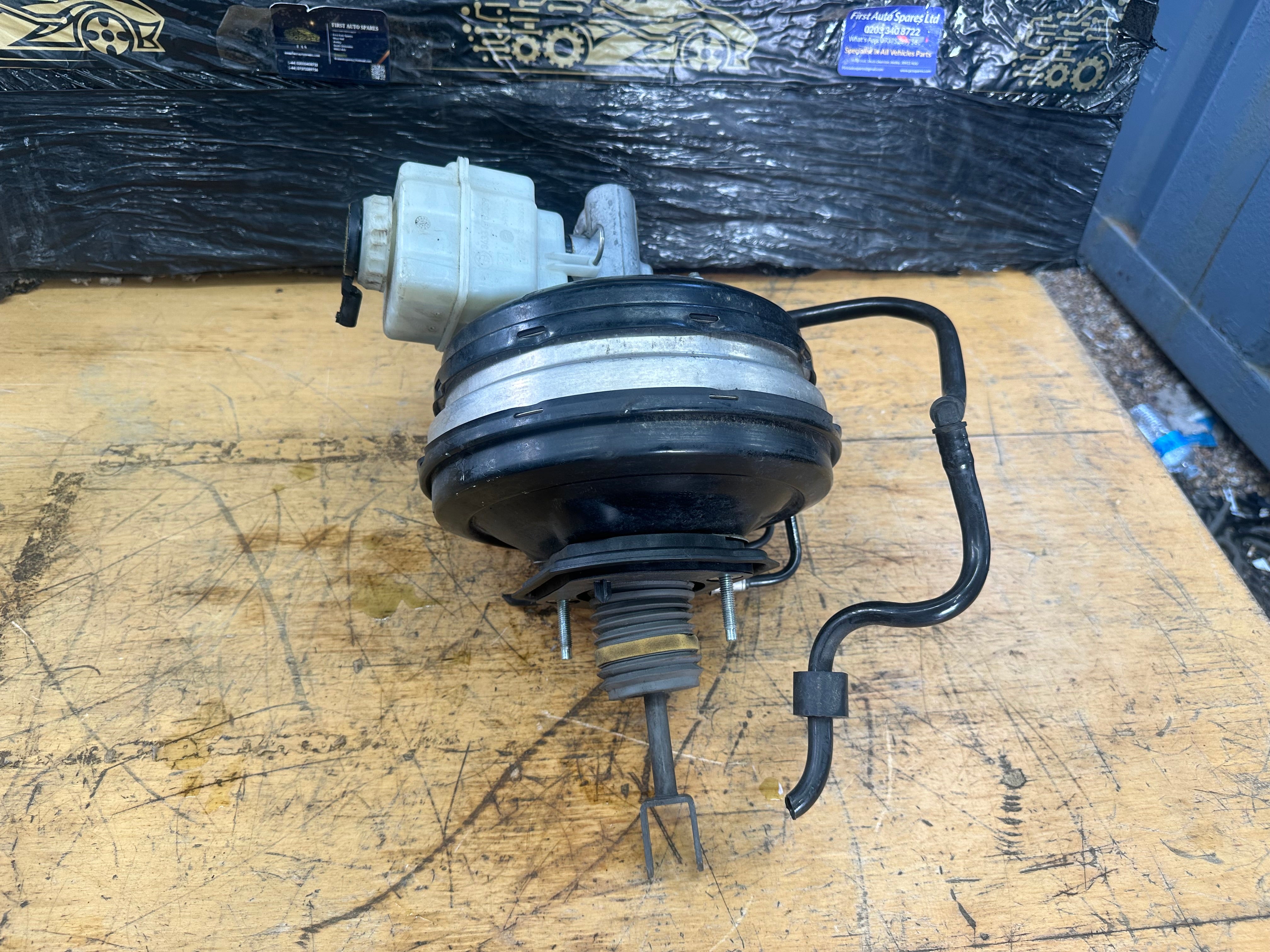 BMW 5 Series F10 2016 Brake Servo and Master Cylinder (296796726 03)