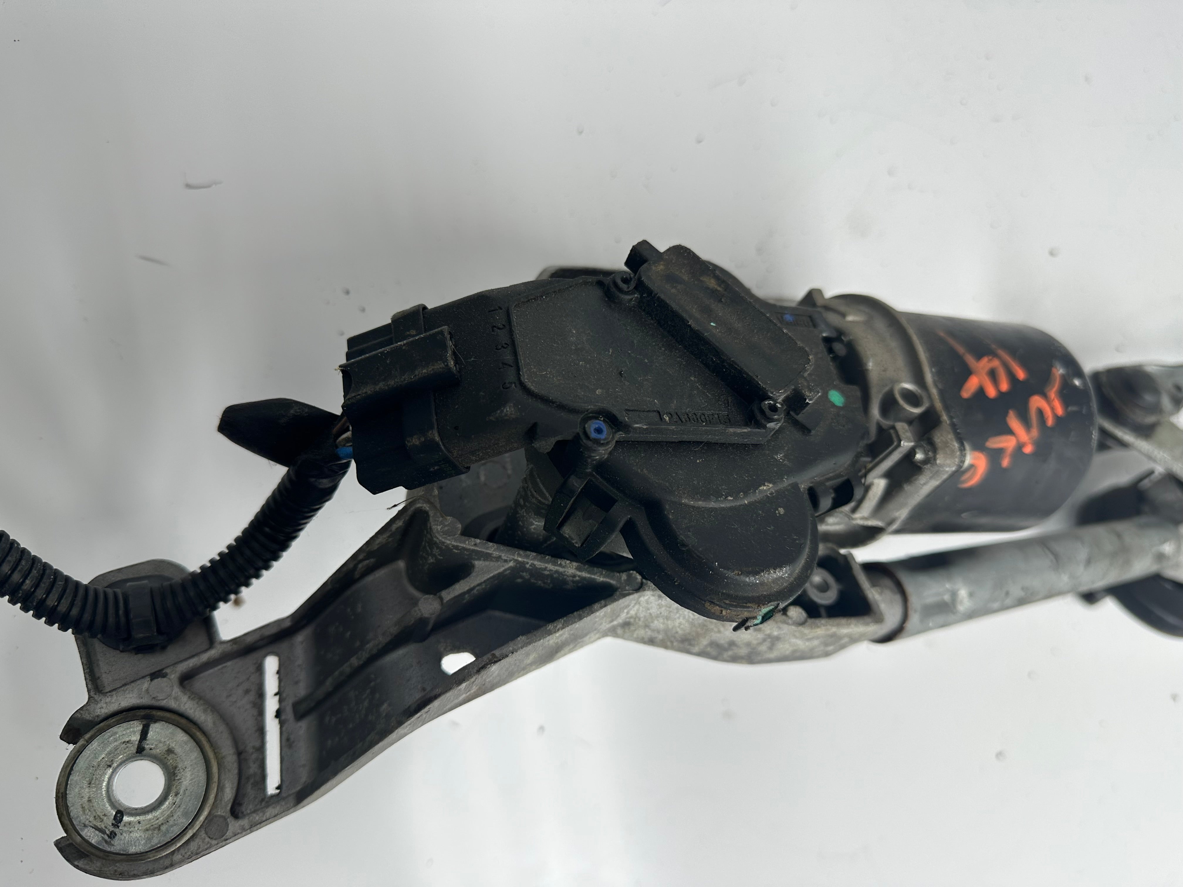 Nissan Juke Front Wiper Motor & Linkage (28800 1KE0C, W0000011243)