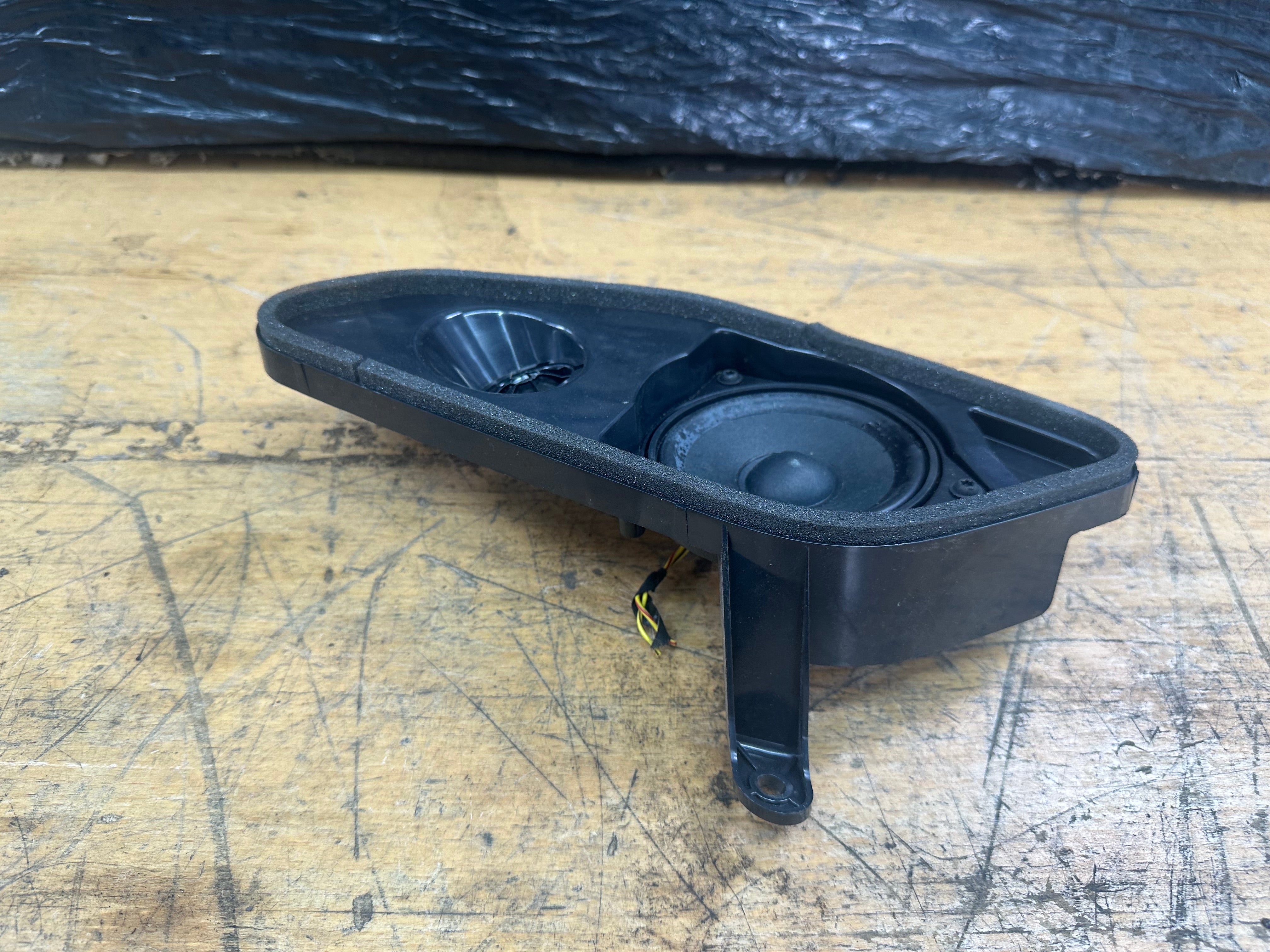 BMW X5 G05 2019 Rear Right Door Speaker (2622517) (6809632) (2622520)