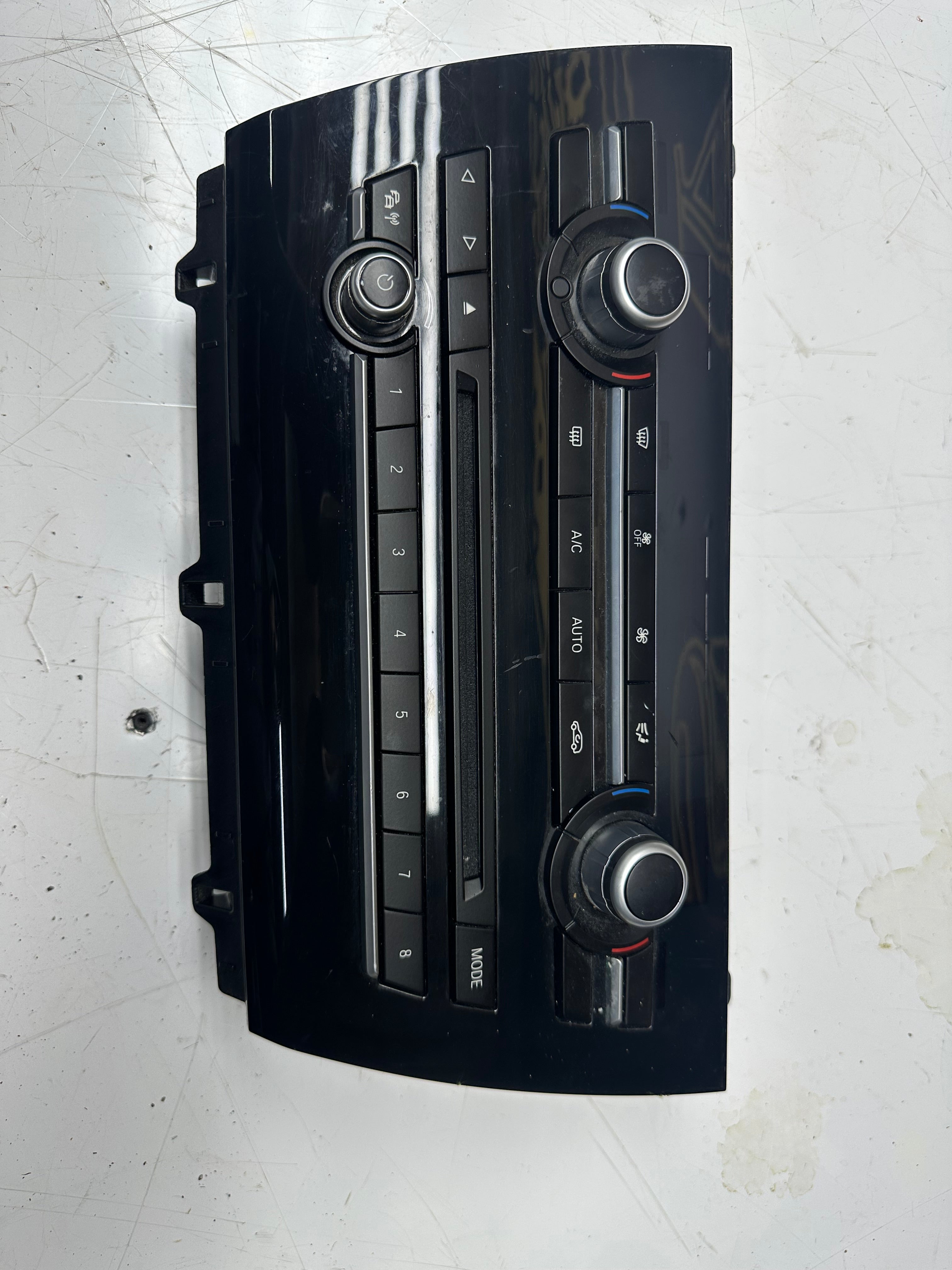 BMW X5 7 Series F01 F02 F03 F04 F15 Climate Control Unit (9365423-01) (165987 10)