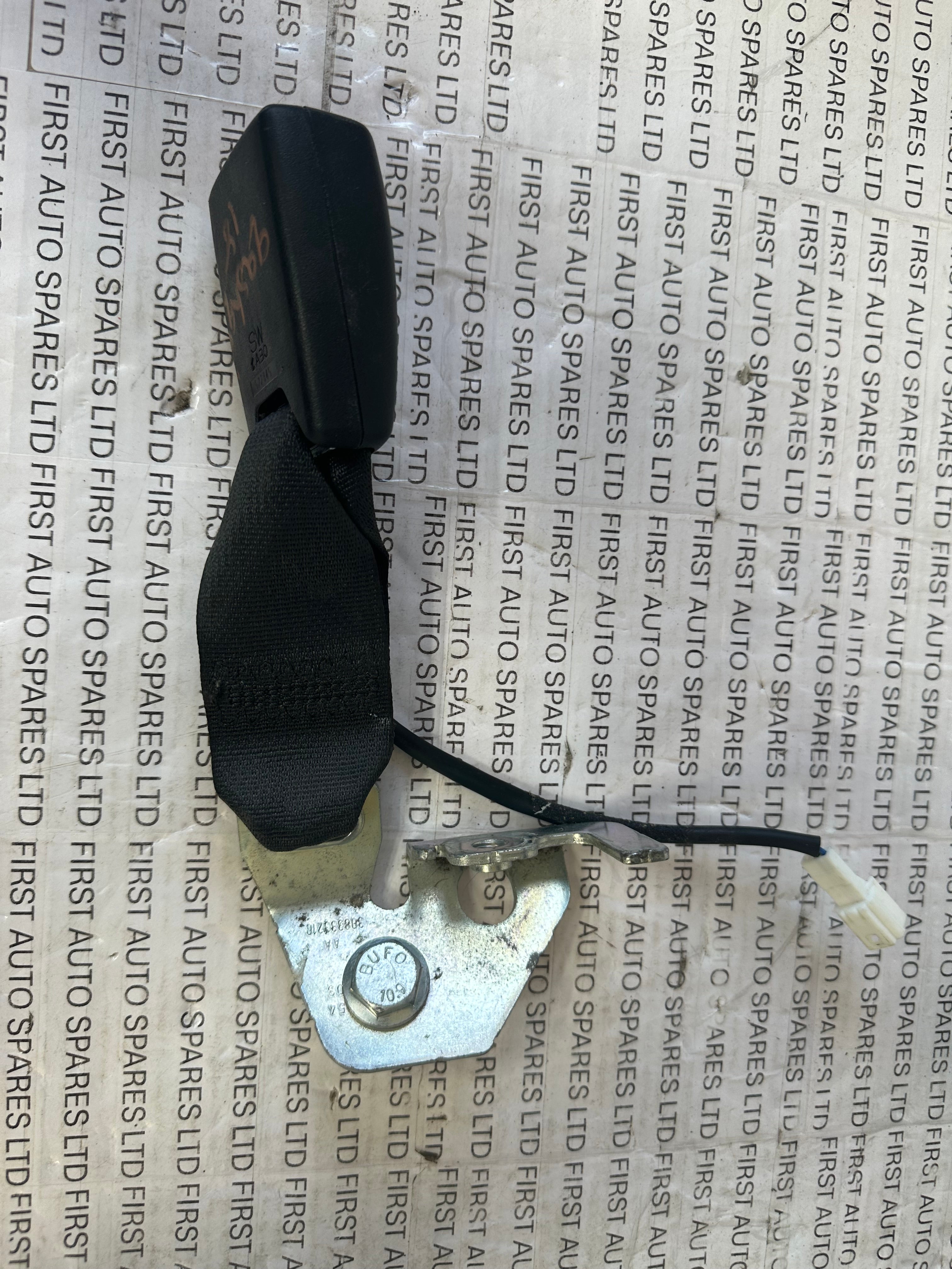 Nissan Qashqai 2018 Rear Left Side Seat Belt Buckle (308333210)