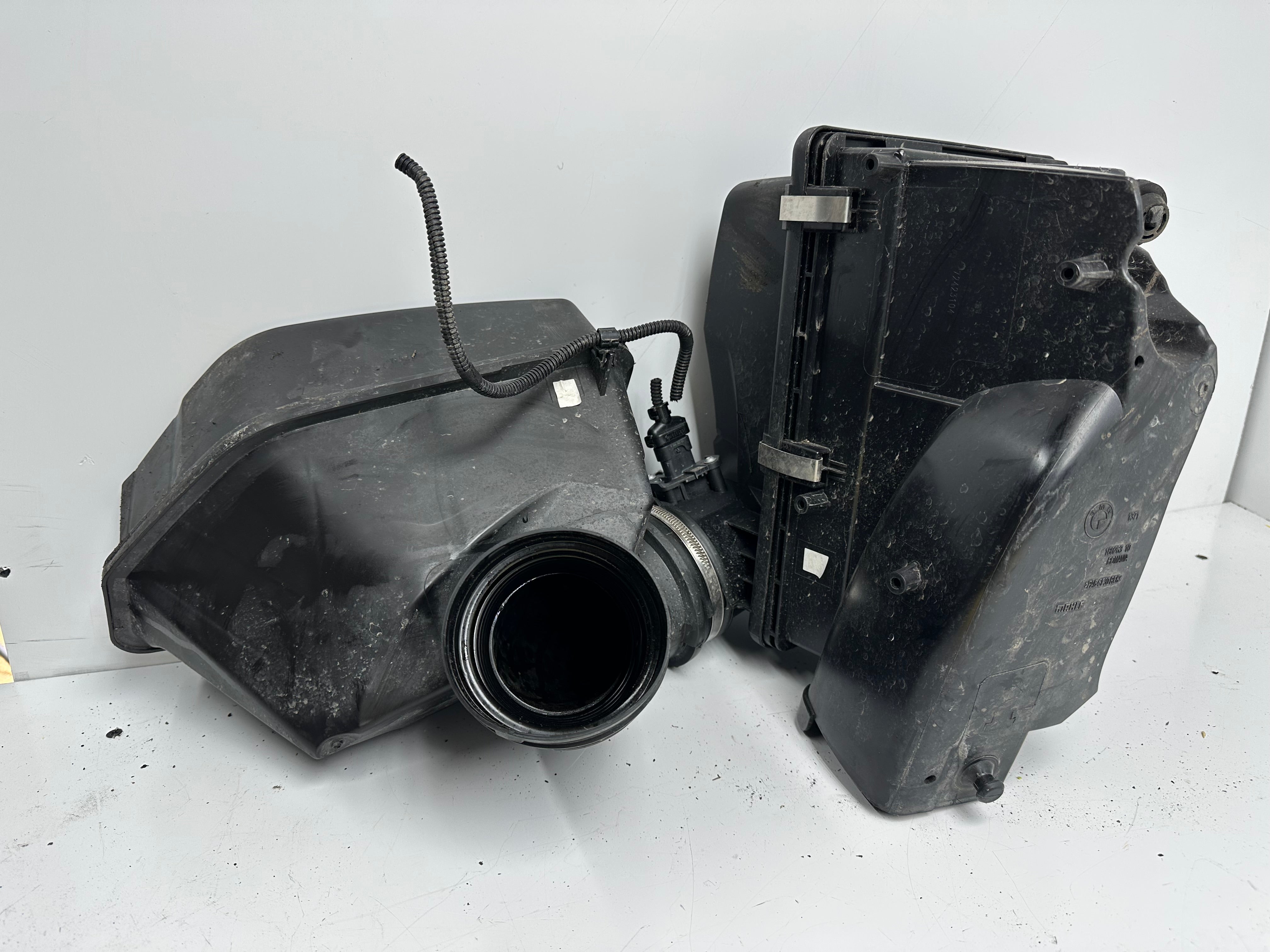 BMW 3 & 4 Series Intake Silencer Air Filter Box (180263-10) (AD858042402)