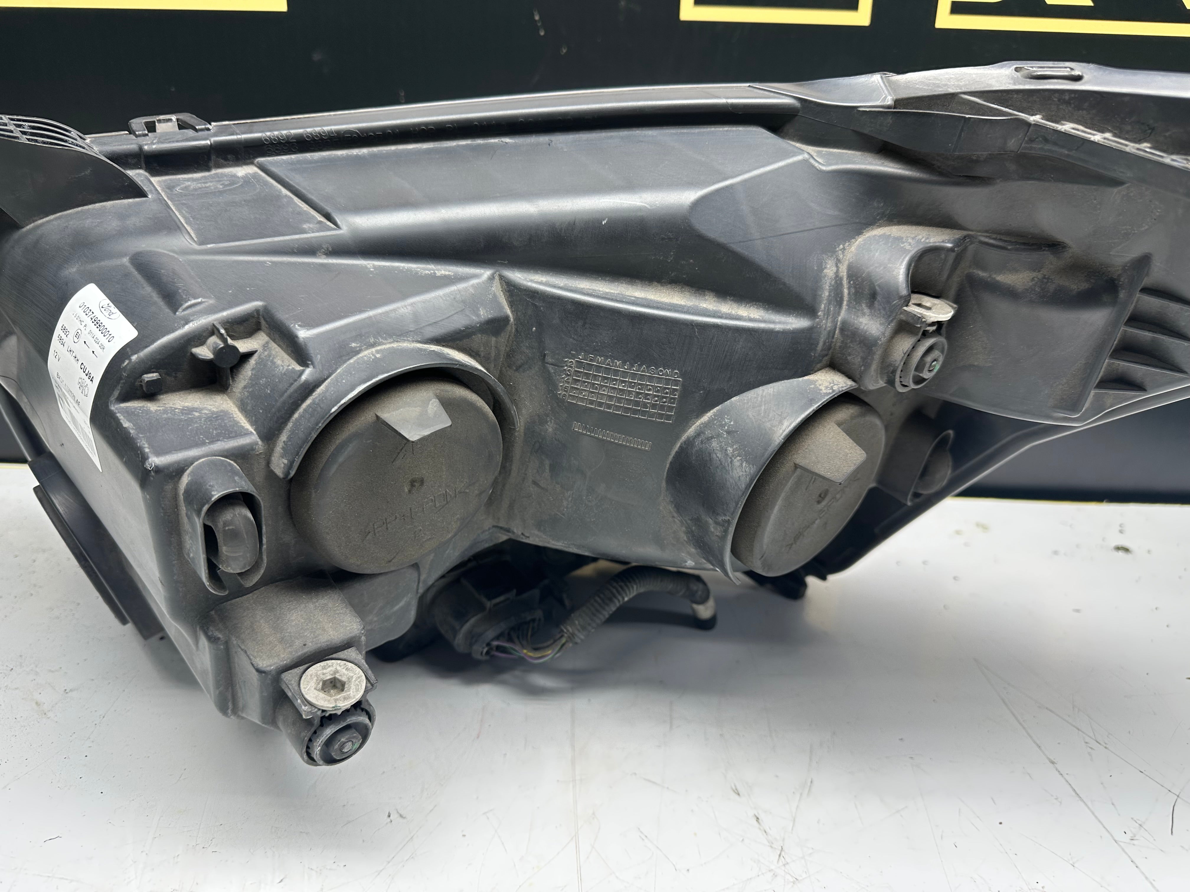 Ford Transit Mk8 Right Headlight Headlamp Light 14–20 (BK31-13W029-AF)