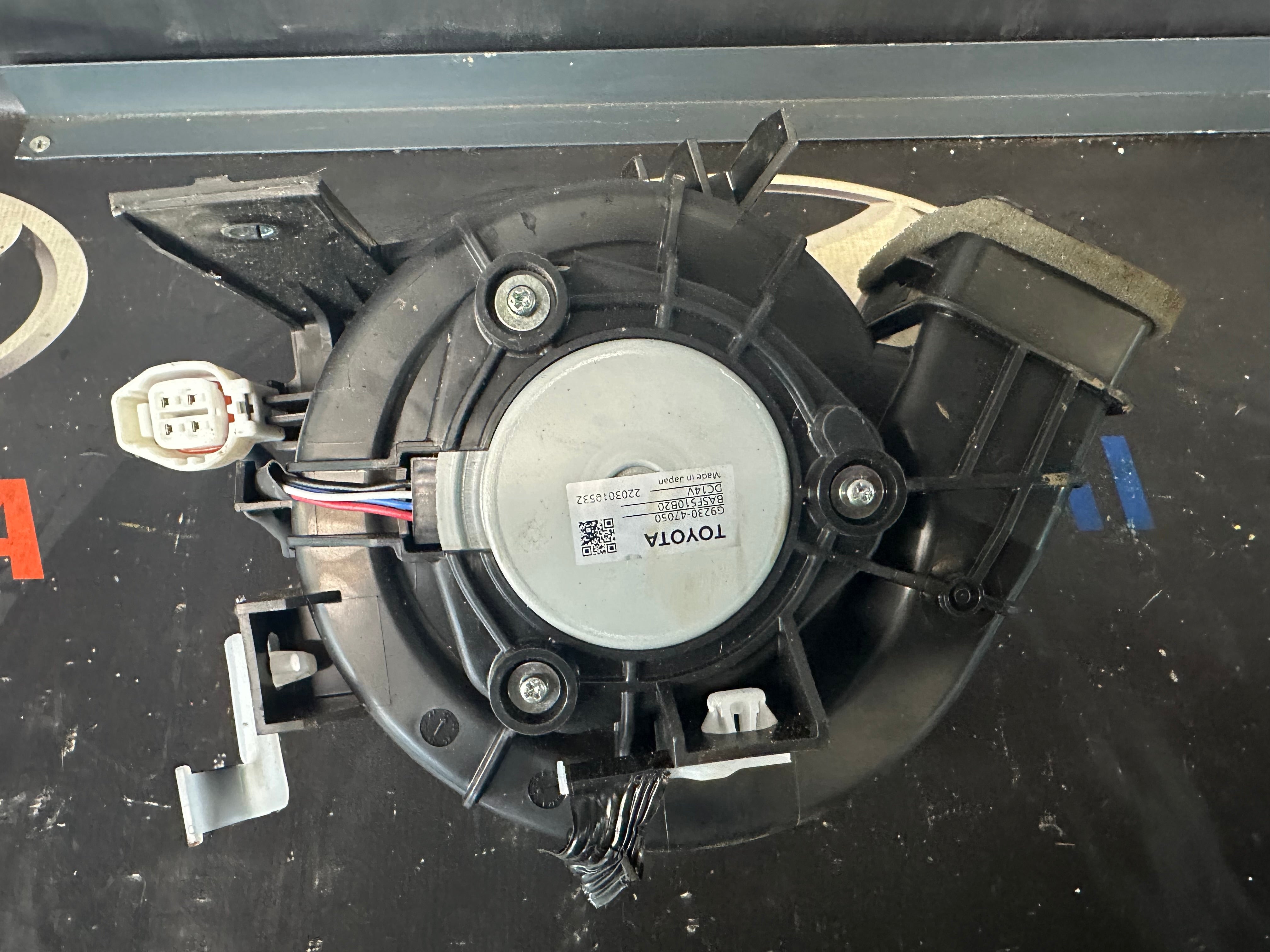 Toyota Prius Battery Cooling Fan Blower Motor (G9230-47050)