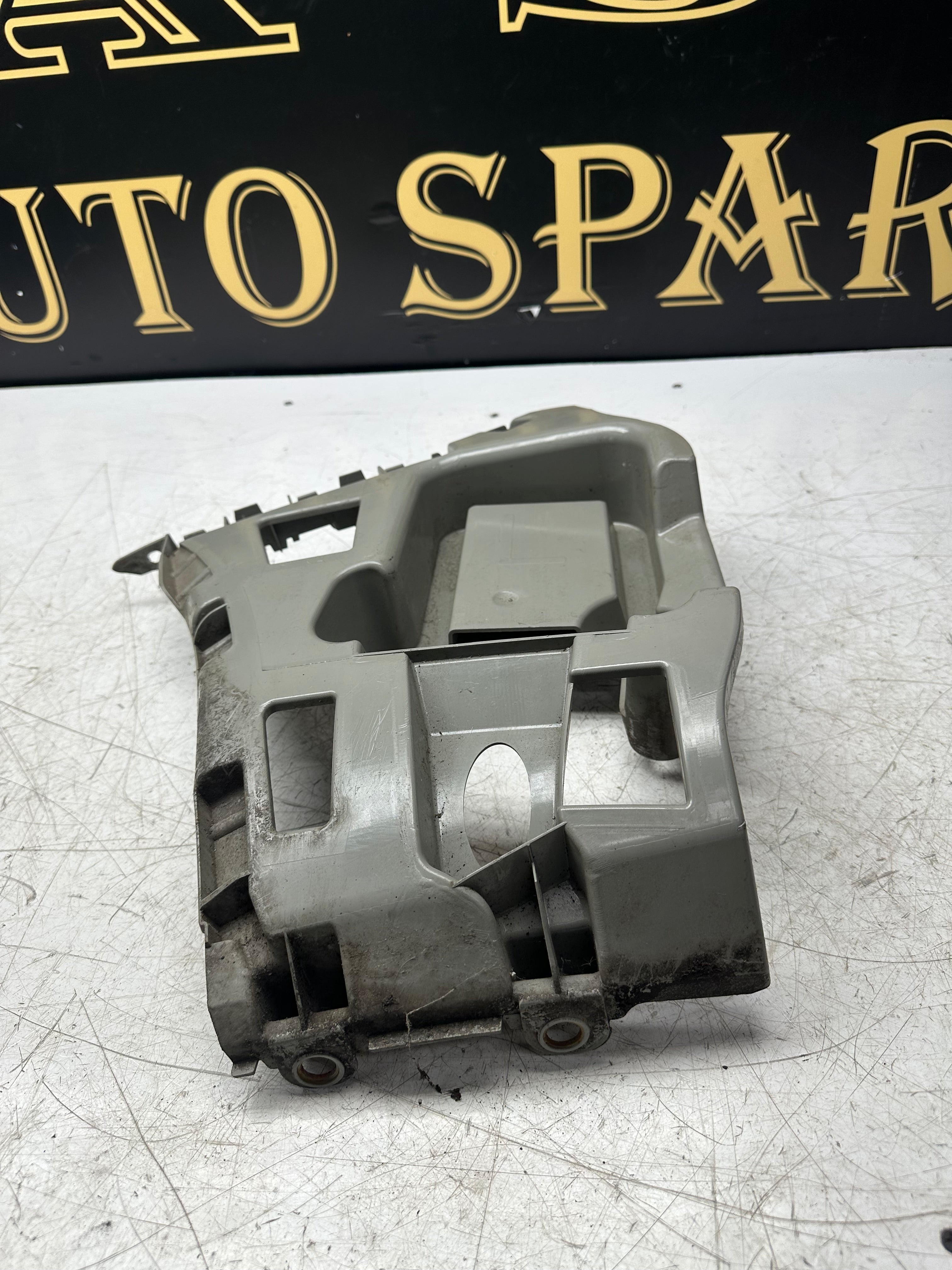 BMW 1 Series F20/F21 Rear Left Bumper Bracket (M Sport Models) (2015–2019)(8063451)