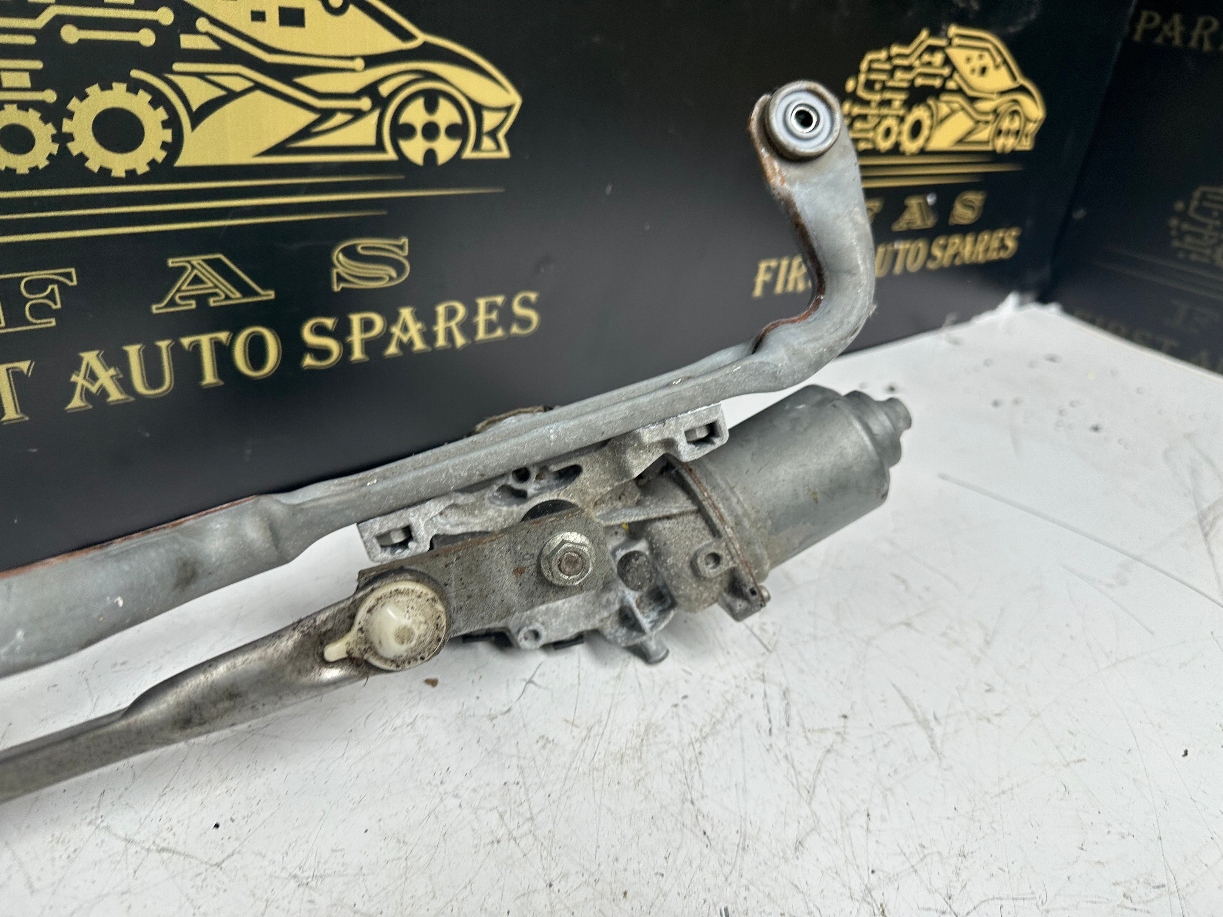 Toyota Yaris 2019 Front Wiper Motor & Linkage (85110-0D200) (159300-4124)
