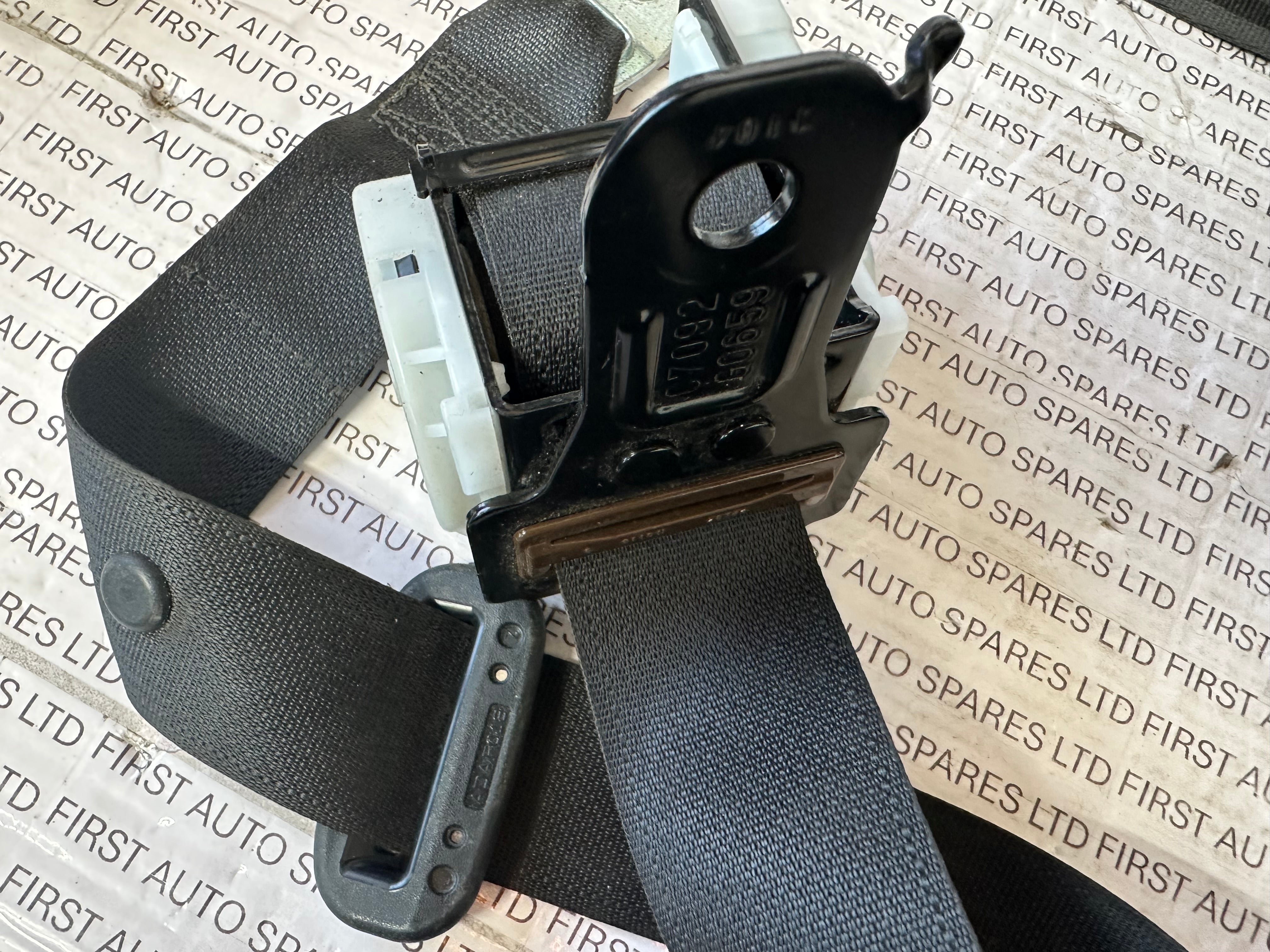 Toyota Auris 2014 Rear Left Seat Belt (7336002720, 73360-02720)