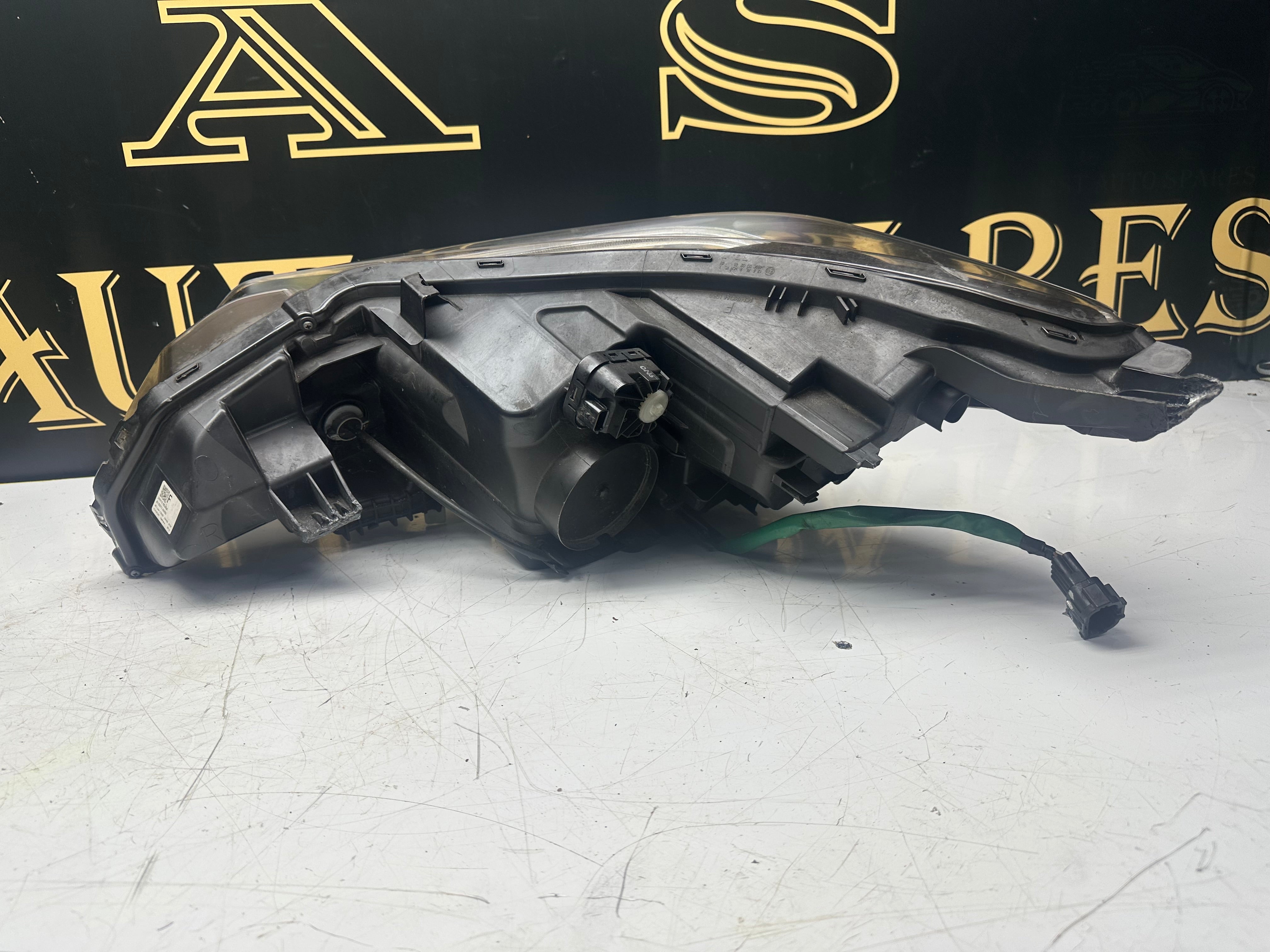Nissan Leaf MK2 2018 Right Headlight (26010 5SJ5A)