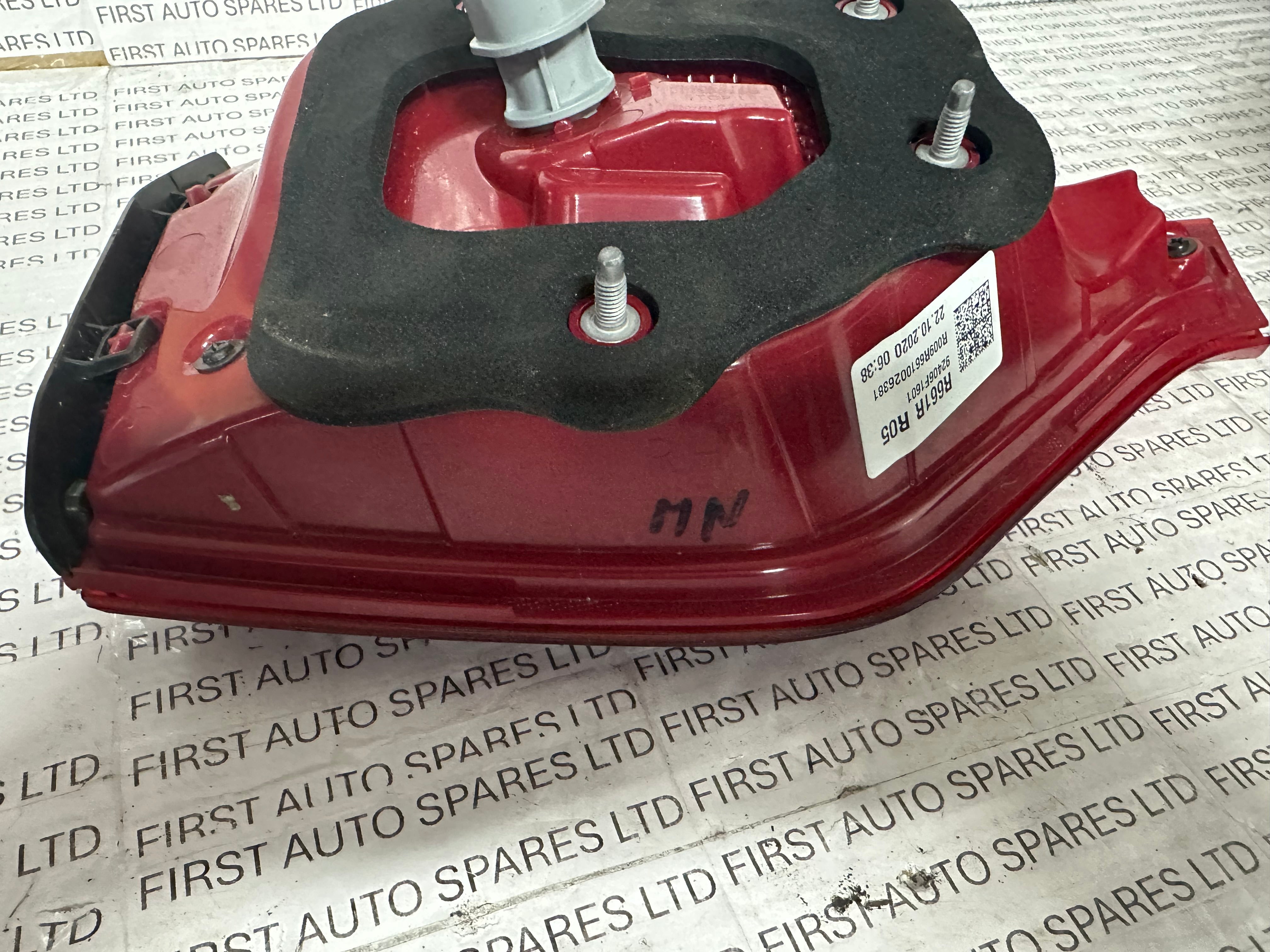 Kia Sportage GT Interior Rear Right Tail Light (92406F1601)