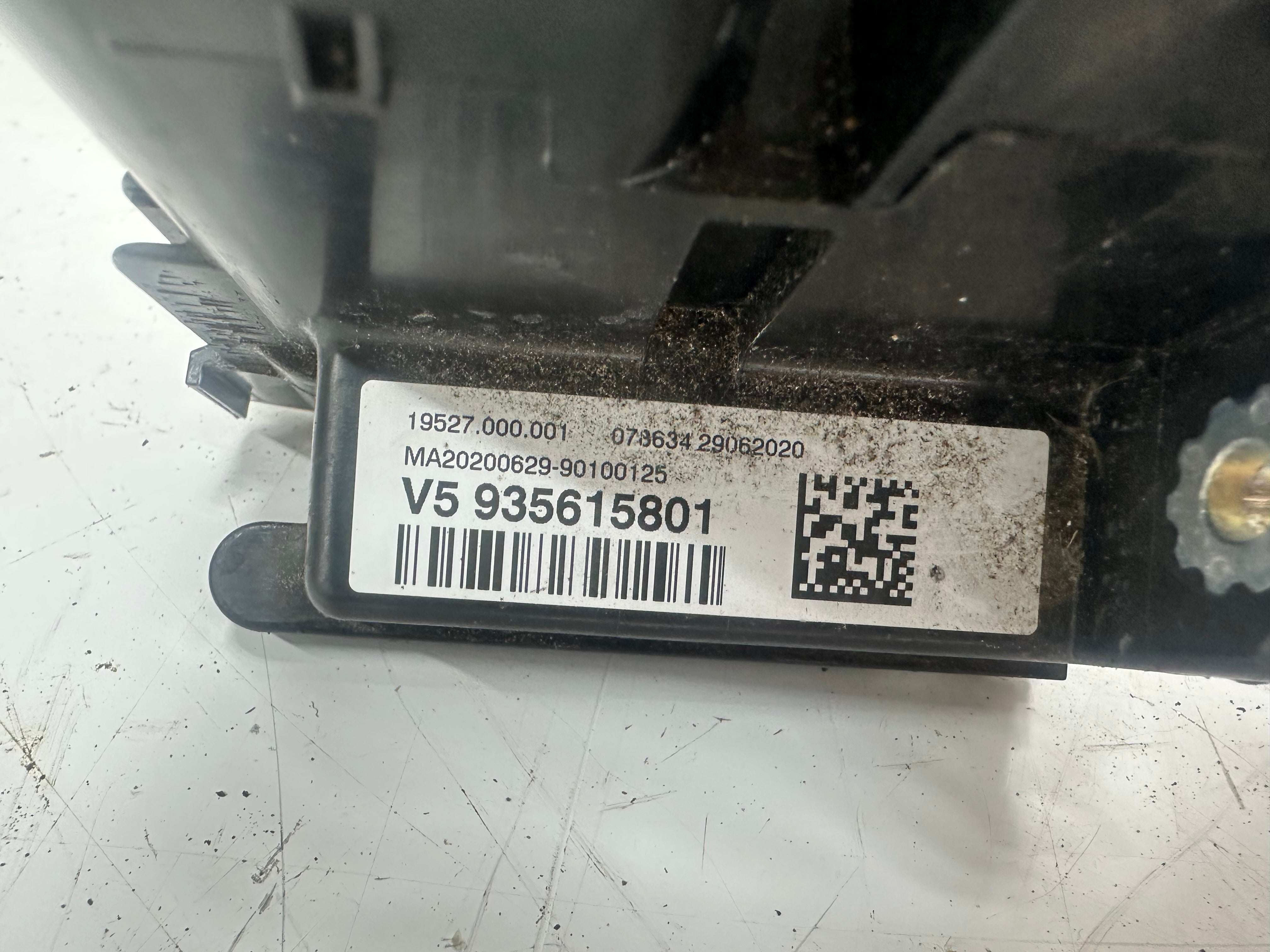 BMW 3 Series EXTERNAL IGNITION DISTRIBUTOR (V5 935615801)