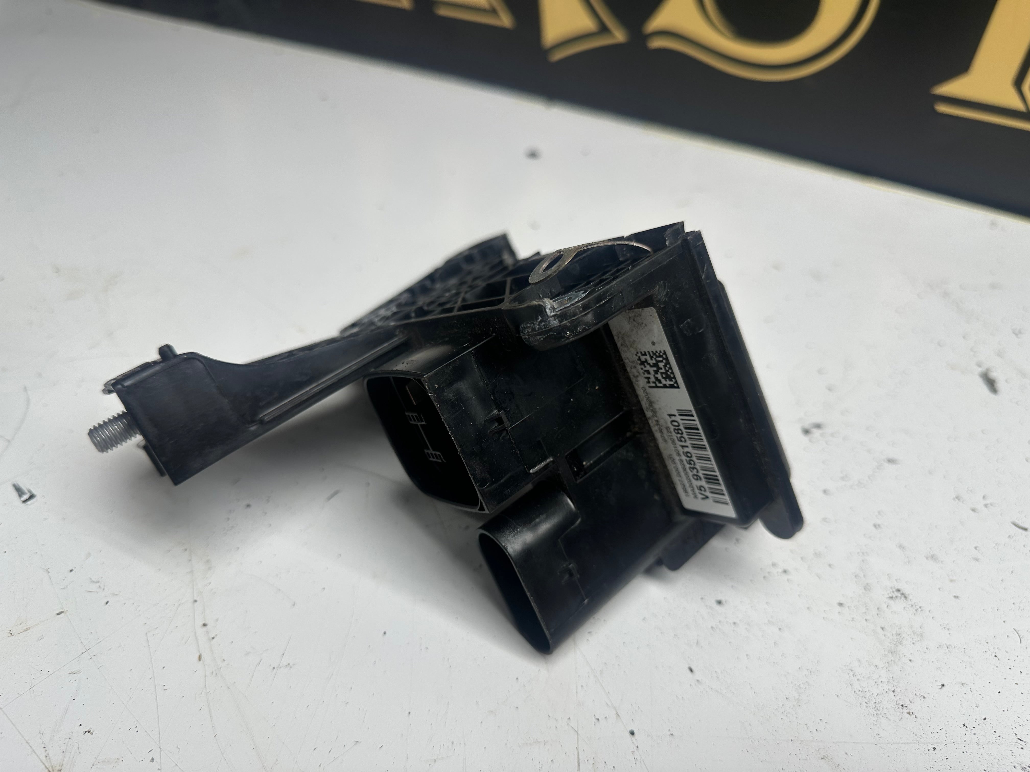 BMW 3 Series EXTERNAL IGNITION DISTRIBUTOR (V5 935615801)