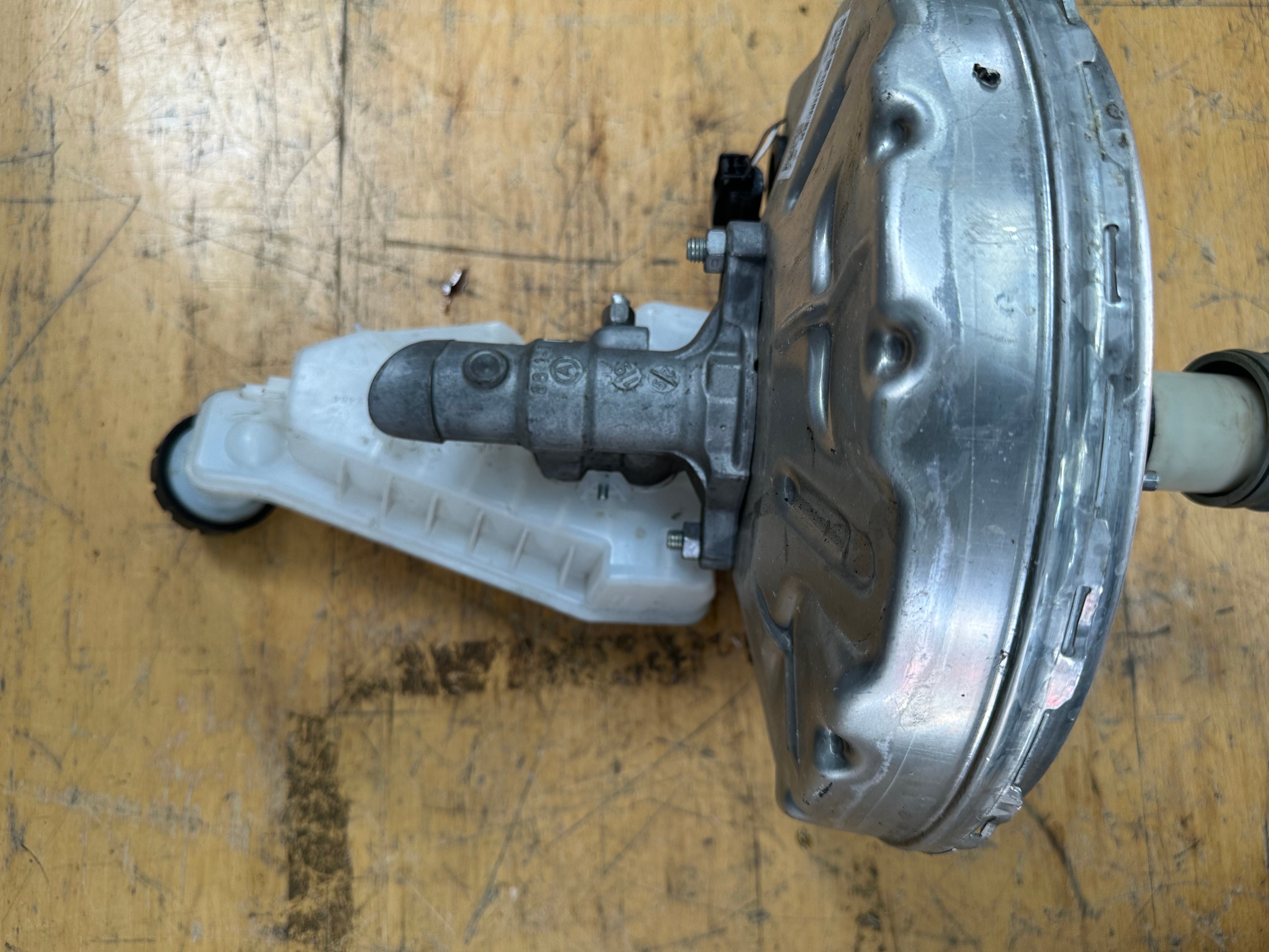 Nissan Juke 2022 MK2 F16 Brake Servo & Master Cylinder (46007-6PA1A)