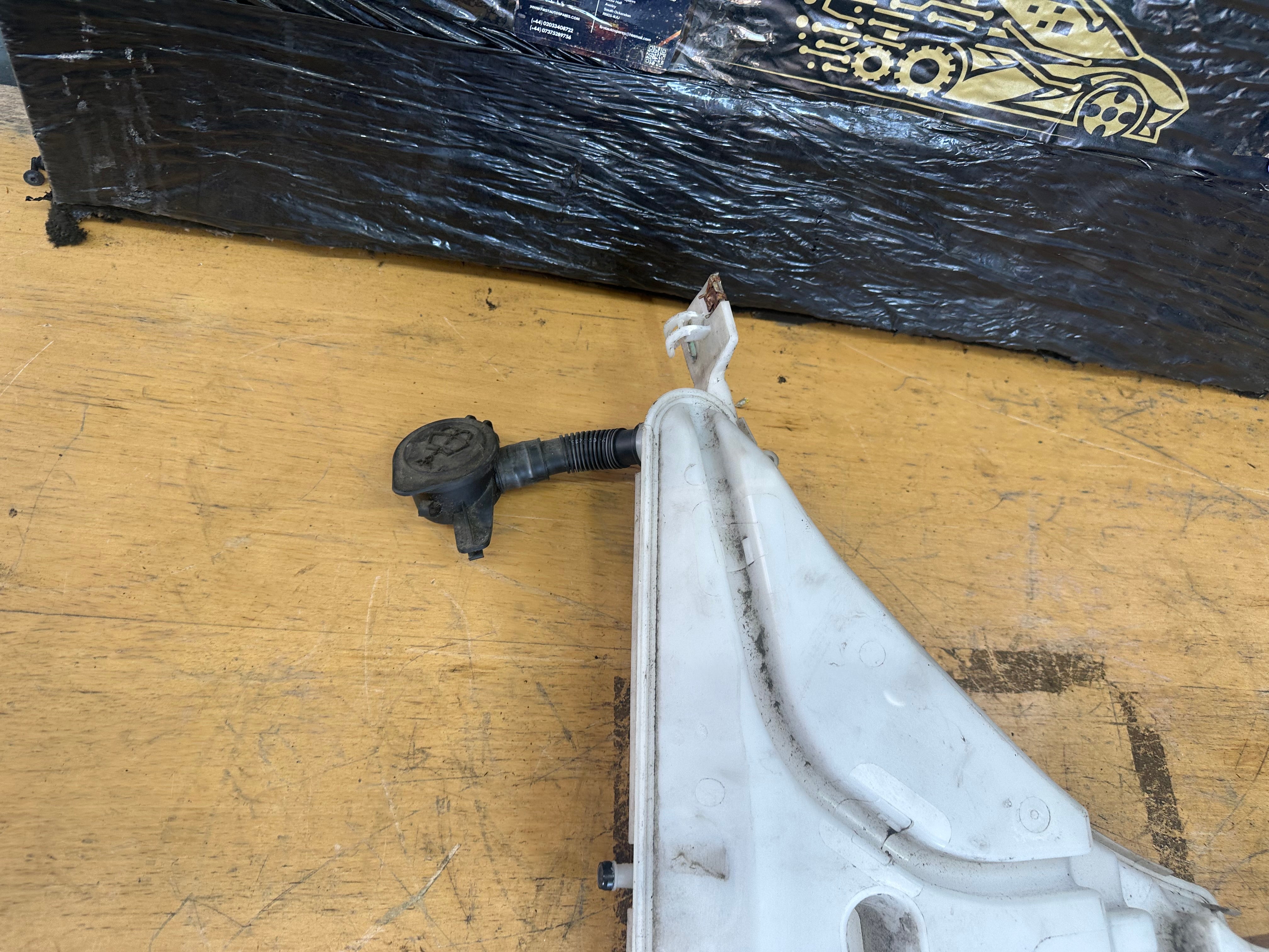 BMW 1 Series F20 2011–2019 Windscreen Washer Bottle (7241673-12) (7241673)