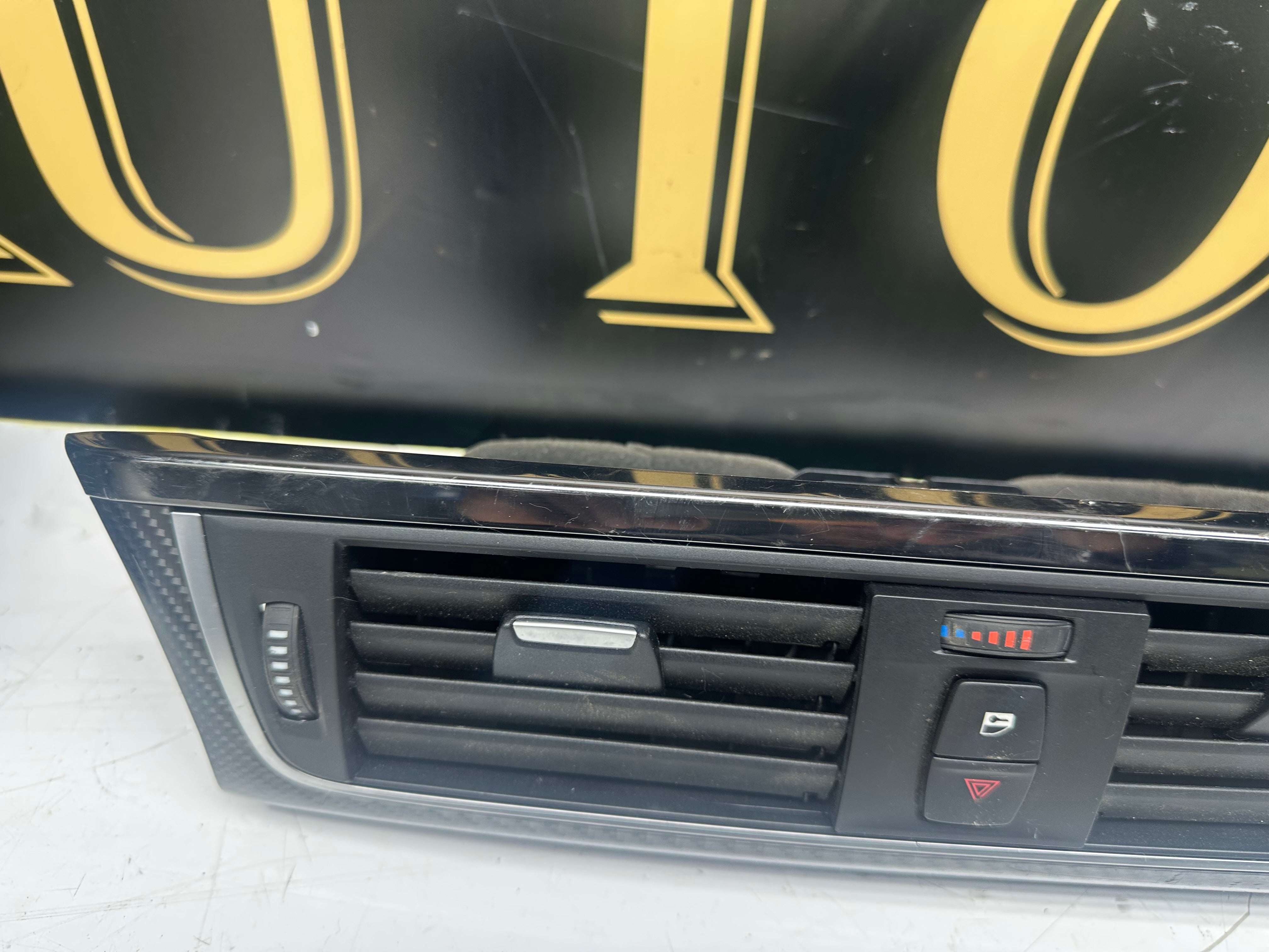 BMW X4 2014–20 Center Carbon Interior Trim & Air Vents/Grilles (8068610-04)