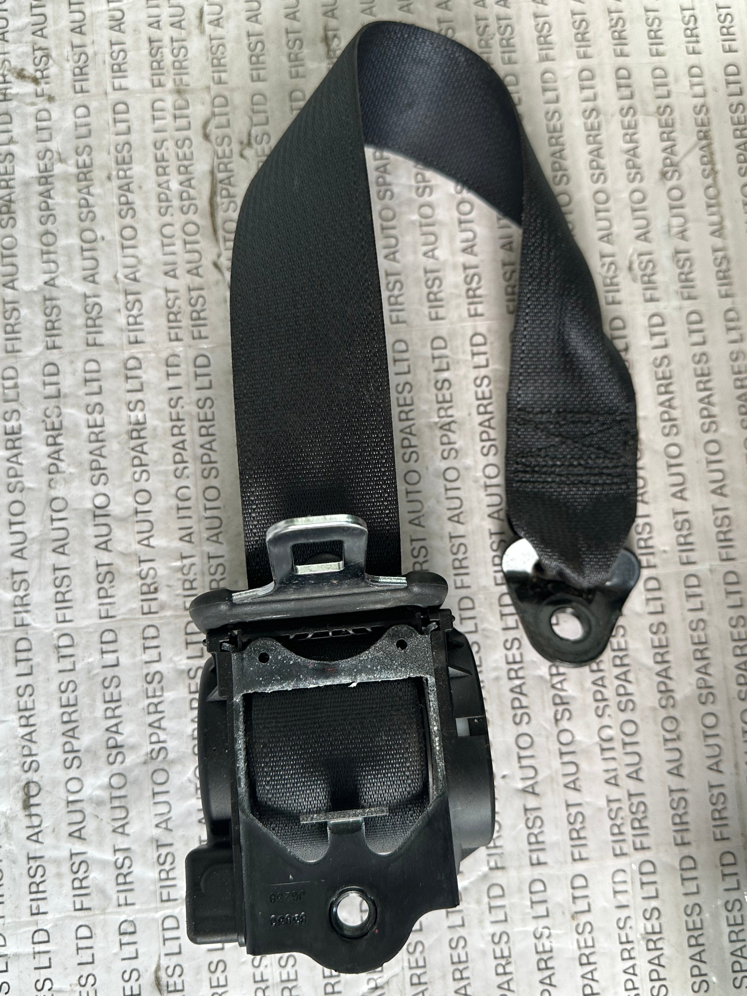 Nissan Qashqai Rear Seatbelt Buckle (80920AA)