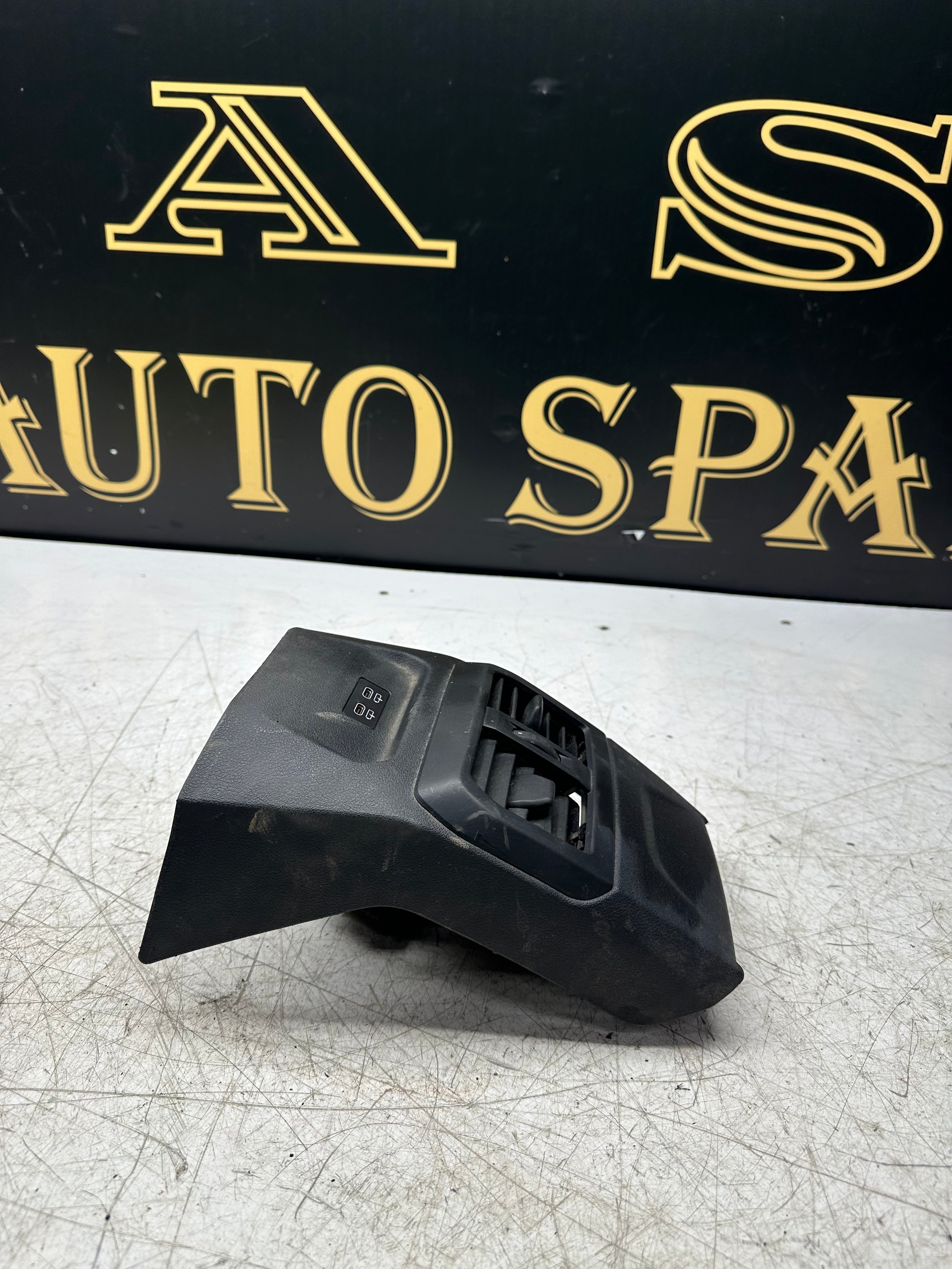 BMW 2 Series F44 Centre Console Rear Air Vent Trim – Dual USB Port
