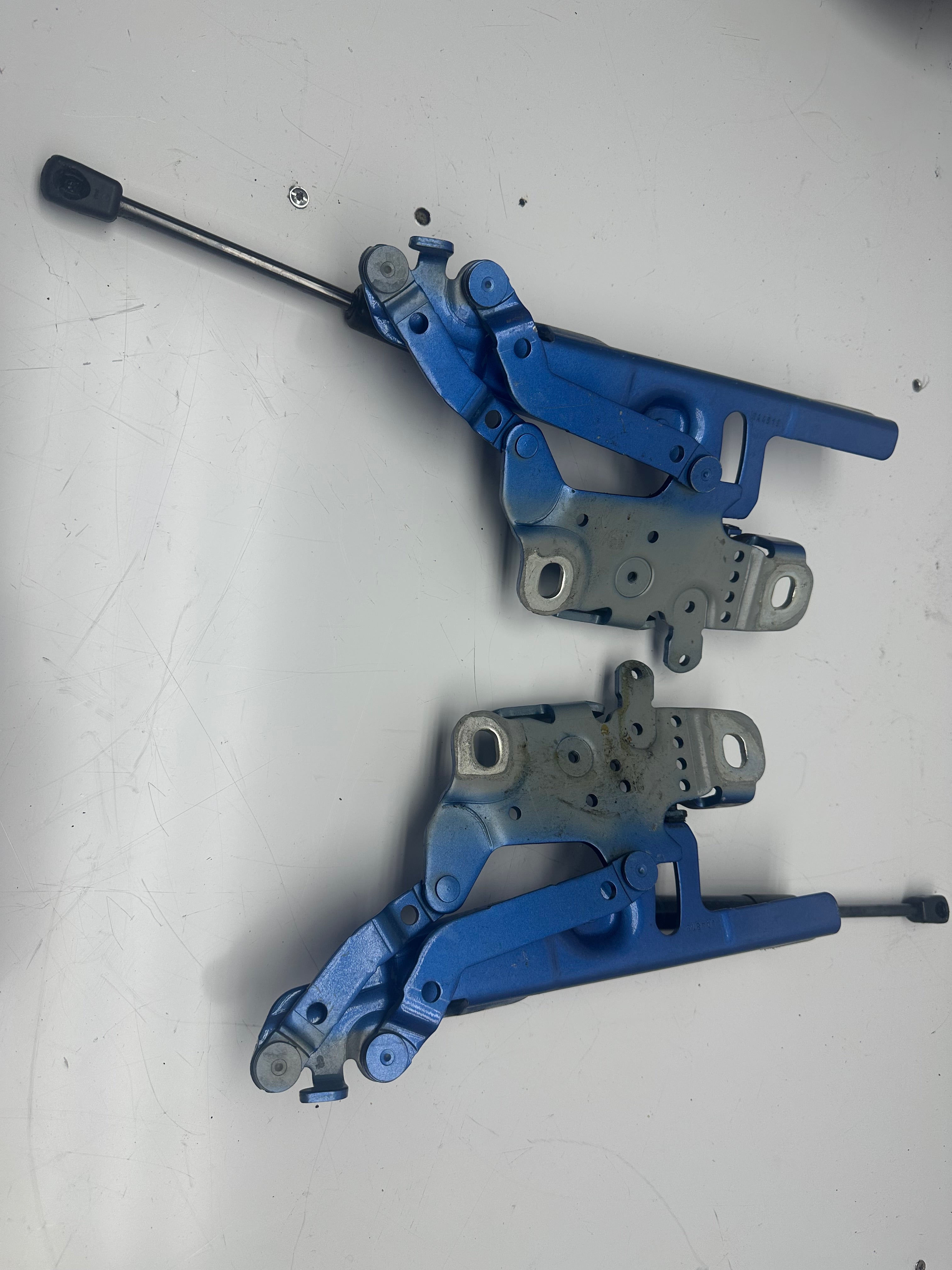 BMW 1, 2, 3 & 4 Series Bonnet Hinges Pair (7335700) (7336699) (139896 10)