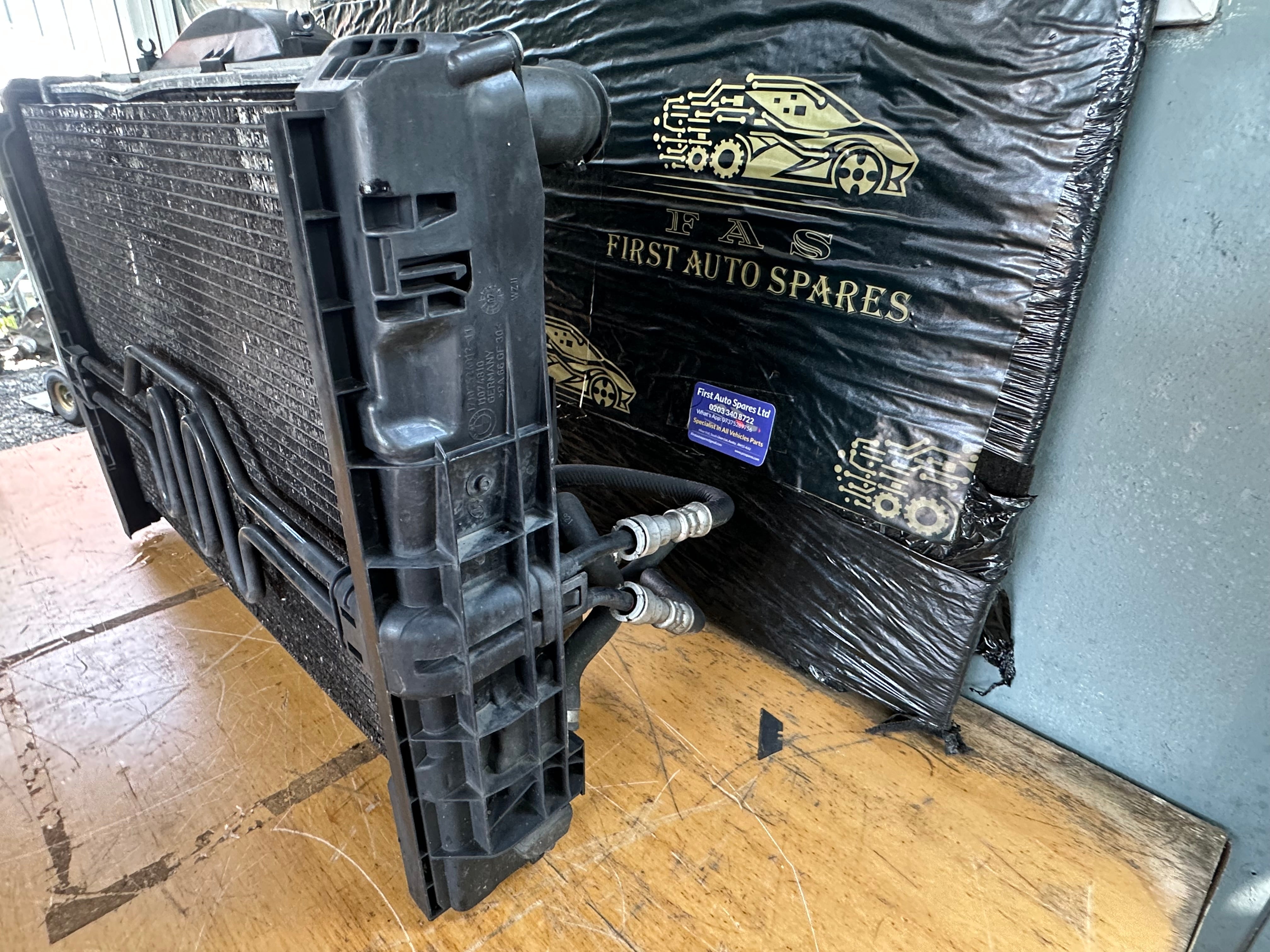 BMW 3 Series E90 325i Manual Petrol Complete Rad Pack 2007 (7523257) (6854982)