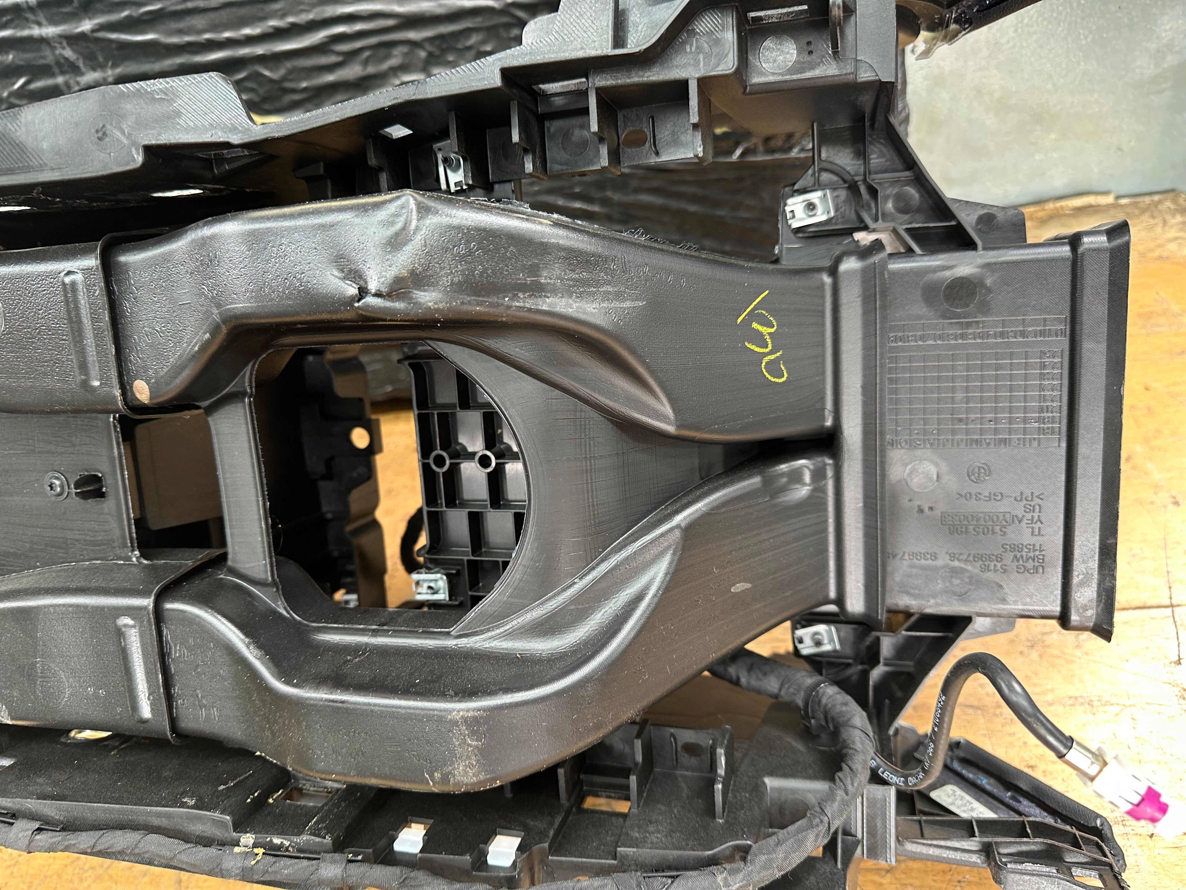 BMW X5 G05 2019 Center Console (939987309) (6521913785449) (9399726)