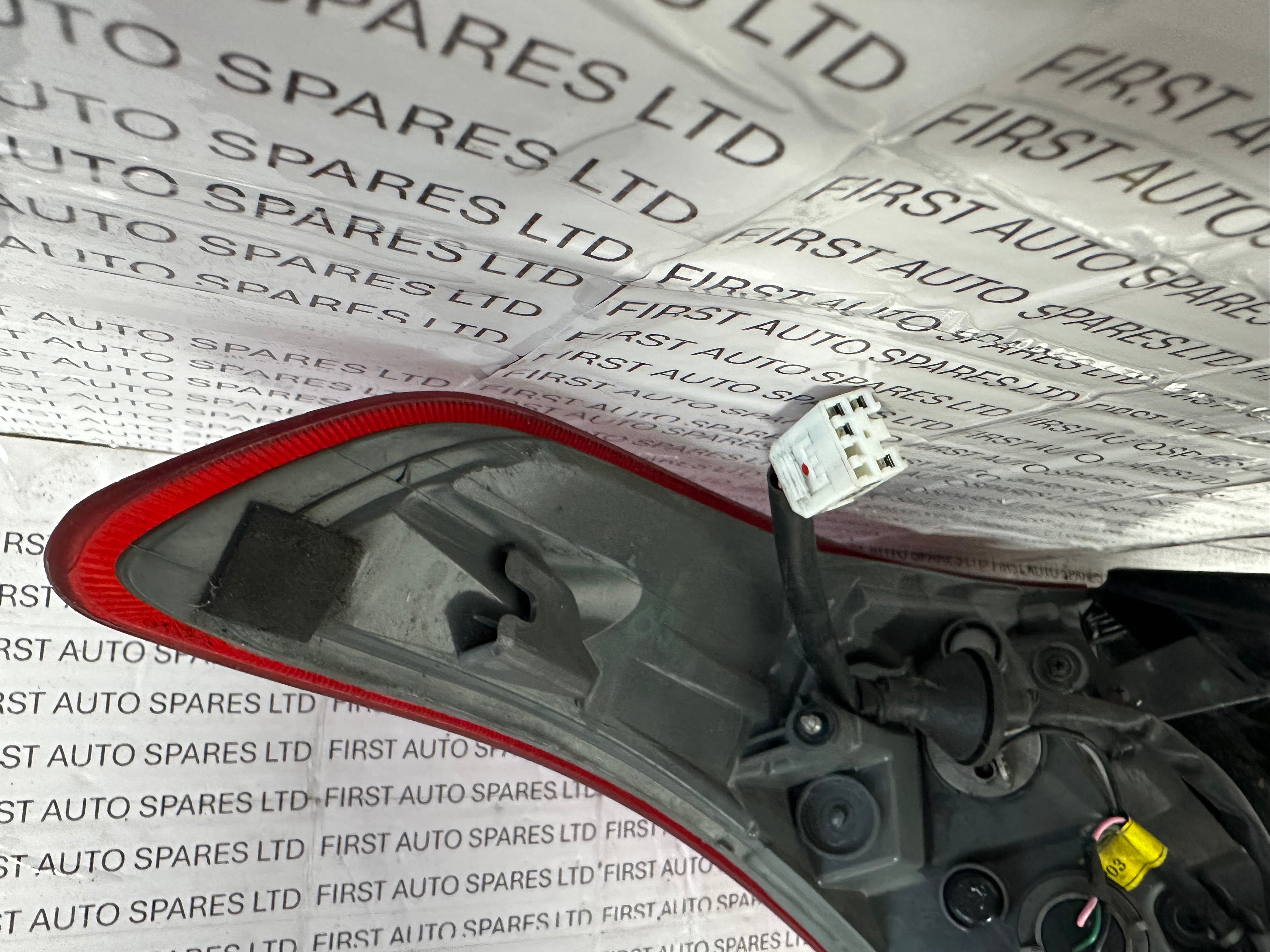 Hyundai i30 2016 MK2 Hatch Outer Right Rear Tail Light (92402-A50)