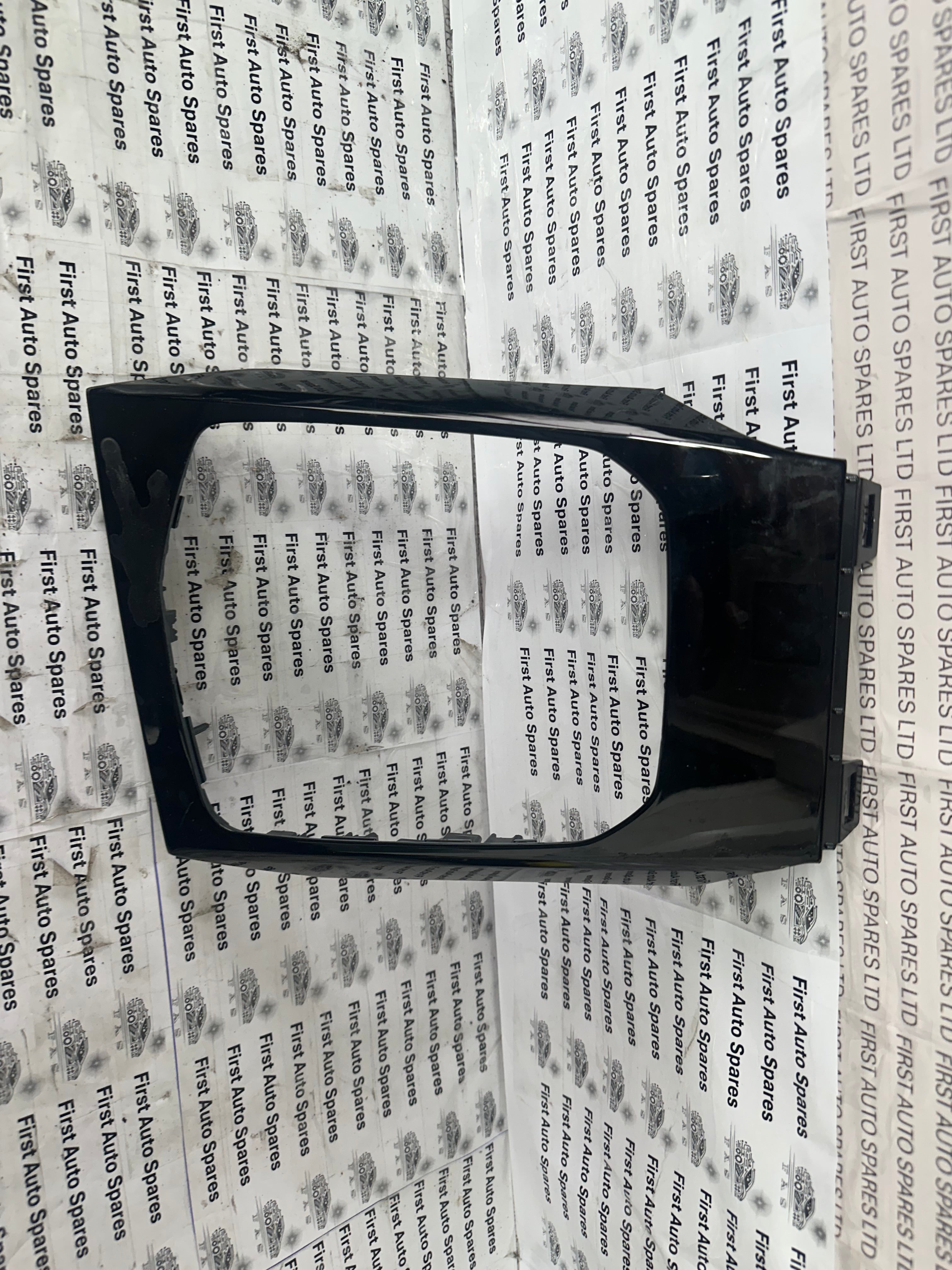 BMW 3 Series G20 G21 2023 Gear Shifter Surround Trim Plastic Cover (9R5A0EF9101)