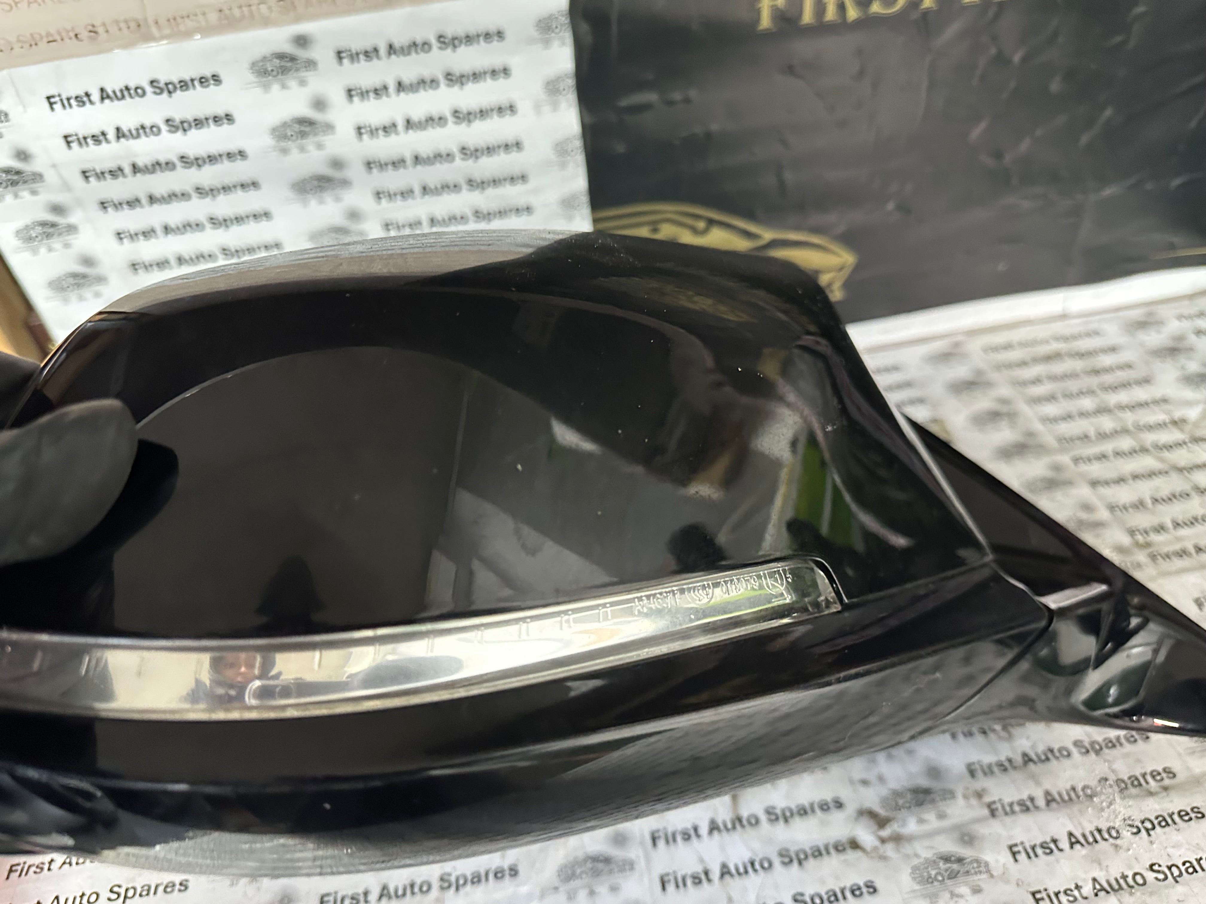 BMW 3 Series M3 F80 F30 F31 Right O/S Electric Wing Mirror 9-Pin Plug (20772004)