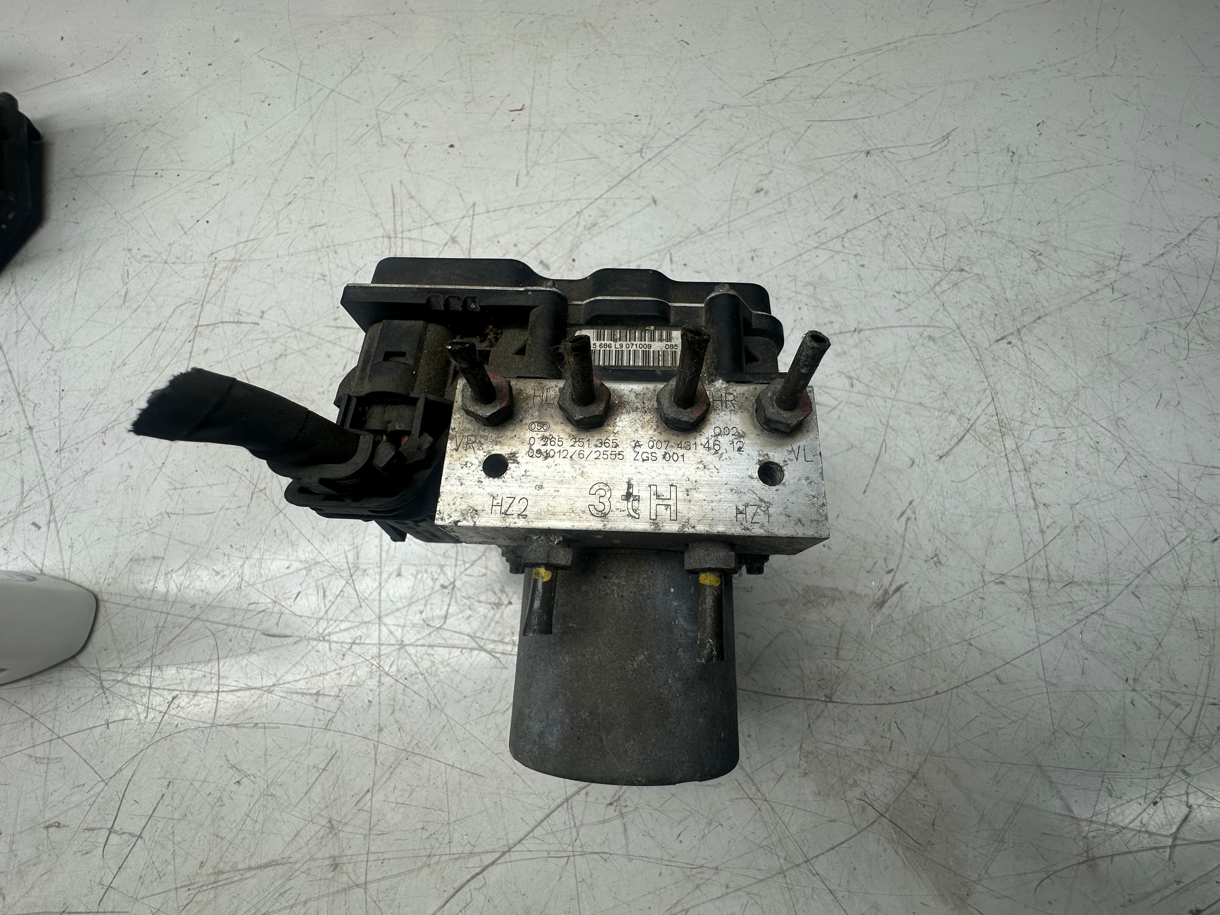 Mercedes Sprinter ABS Pump 2007-2012 (0265251365)
