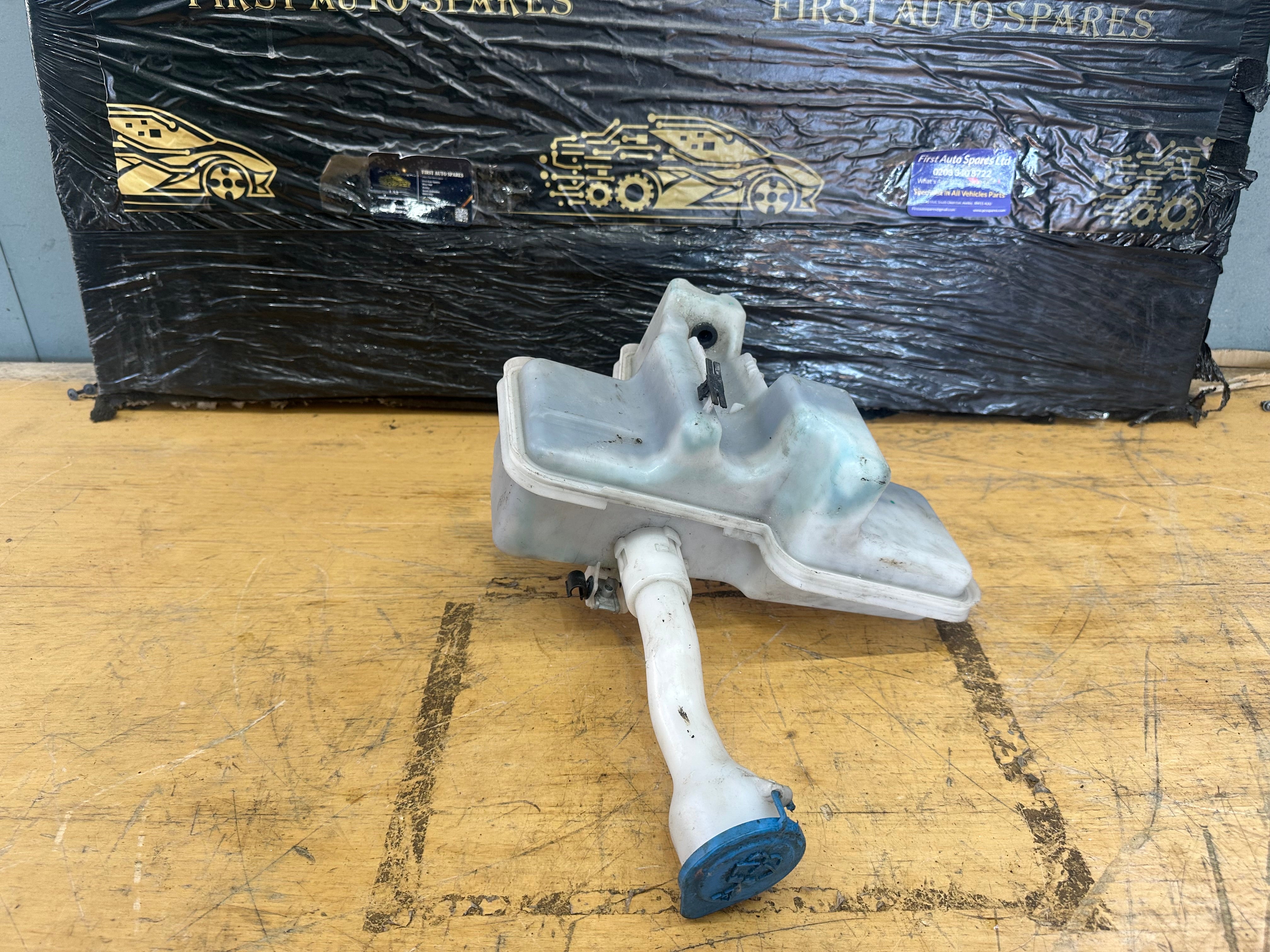 BMW i3s 2019 Windscreen Washer Bottle (105435-12) (105435)