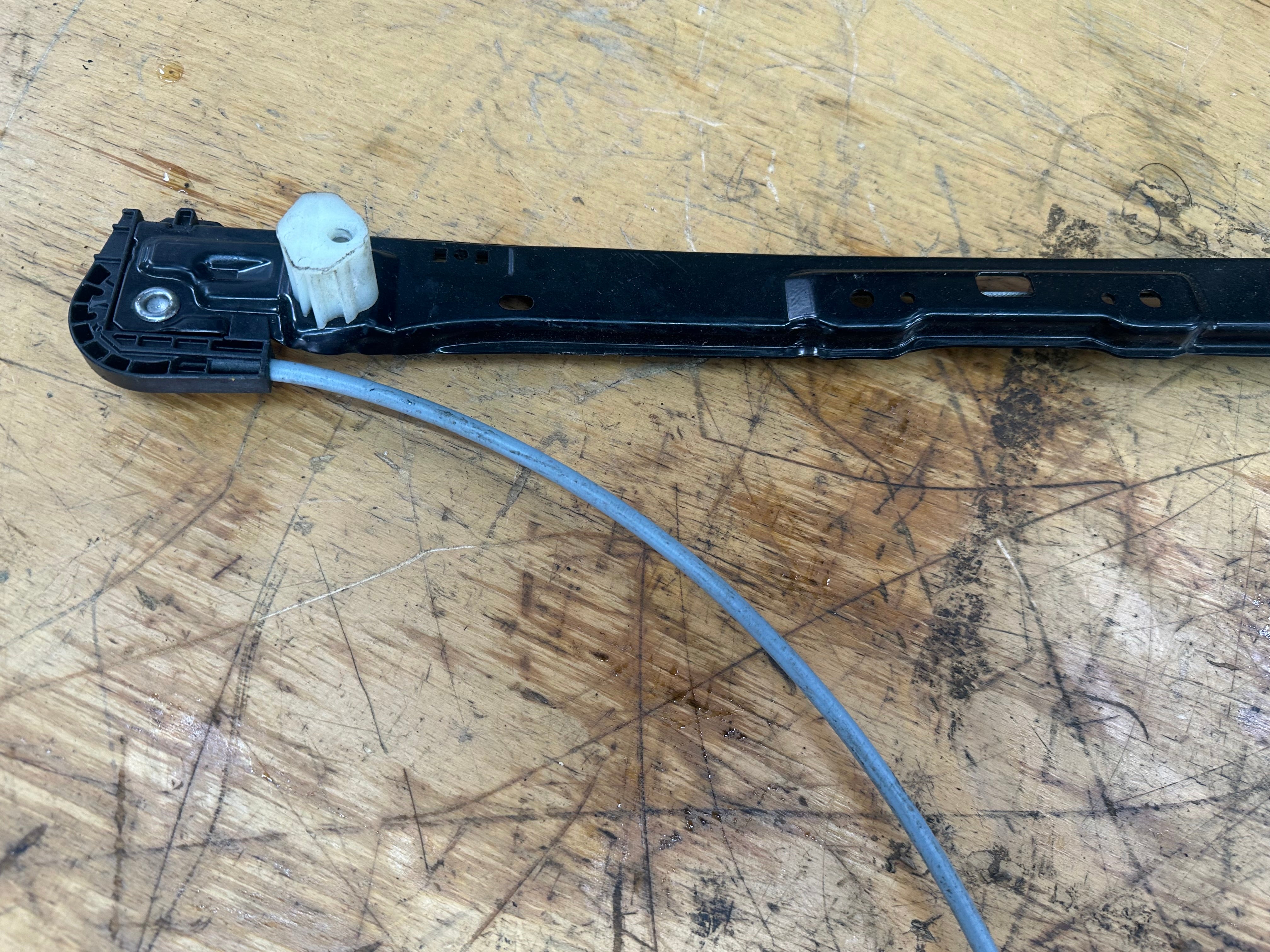 Land Rover F-Pace Front Left N/S/F Window Regulator (0130822792) (840368008)