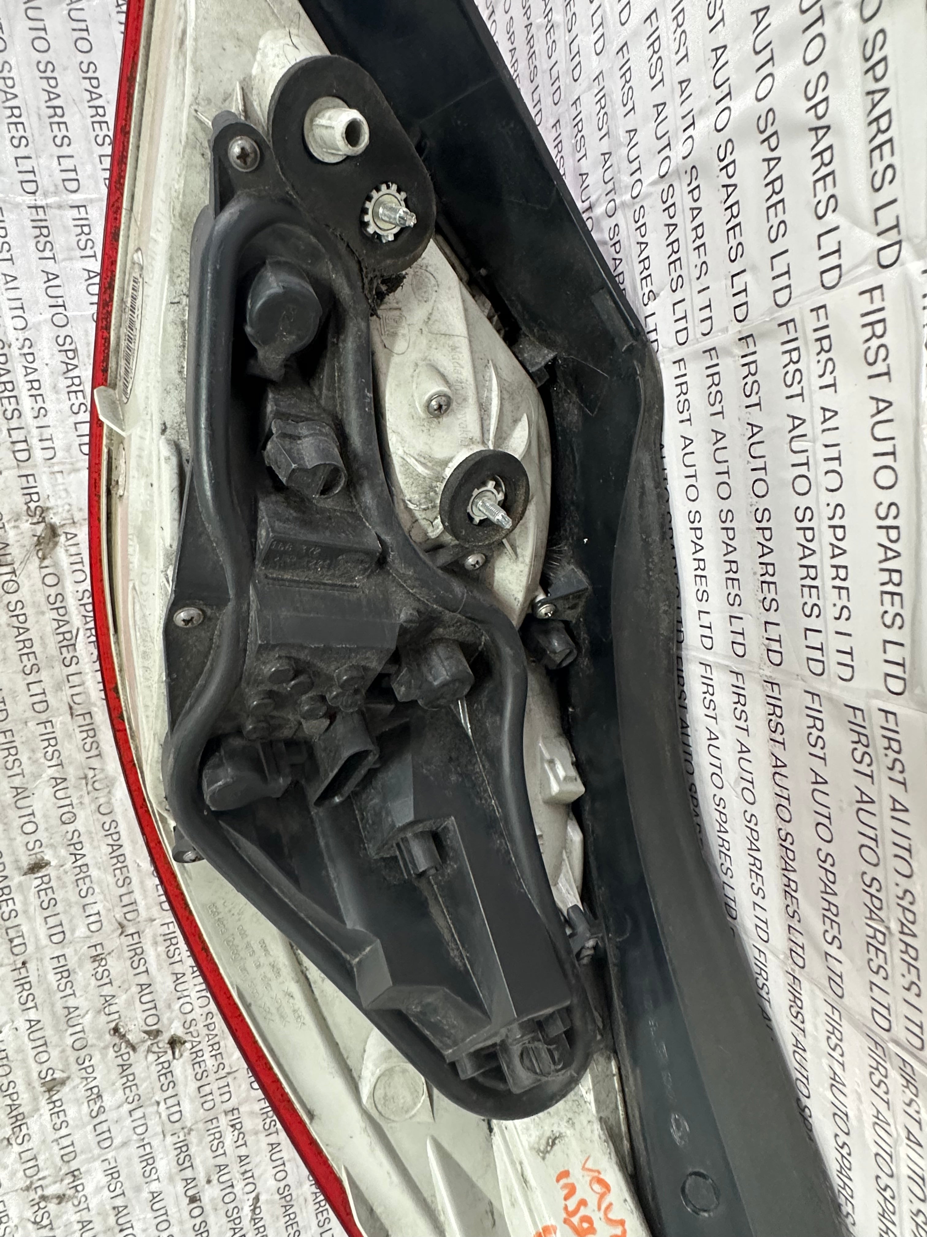 Vauxhall Insignia 2008-2013 Left Side Rear Tail Light (13265354 AY)