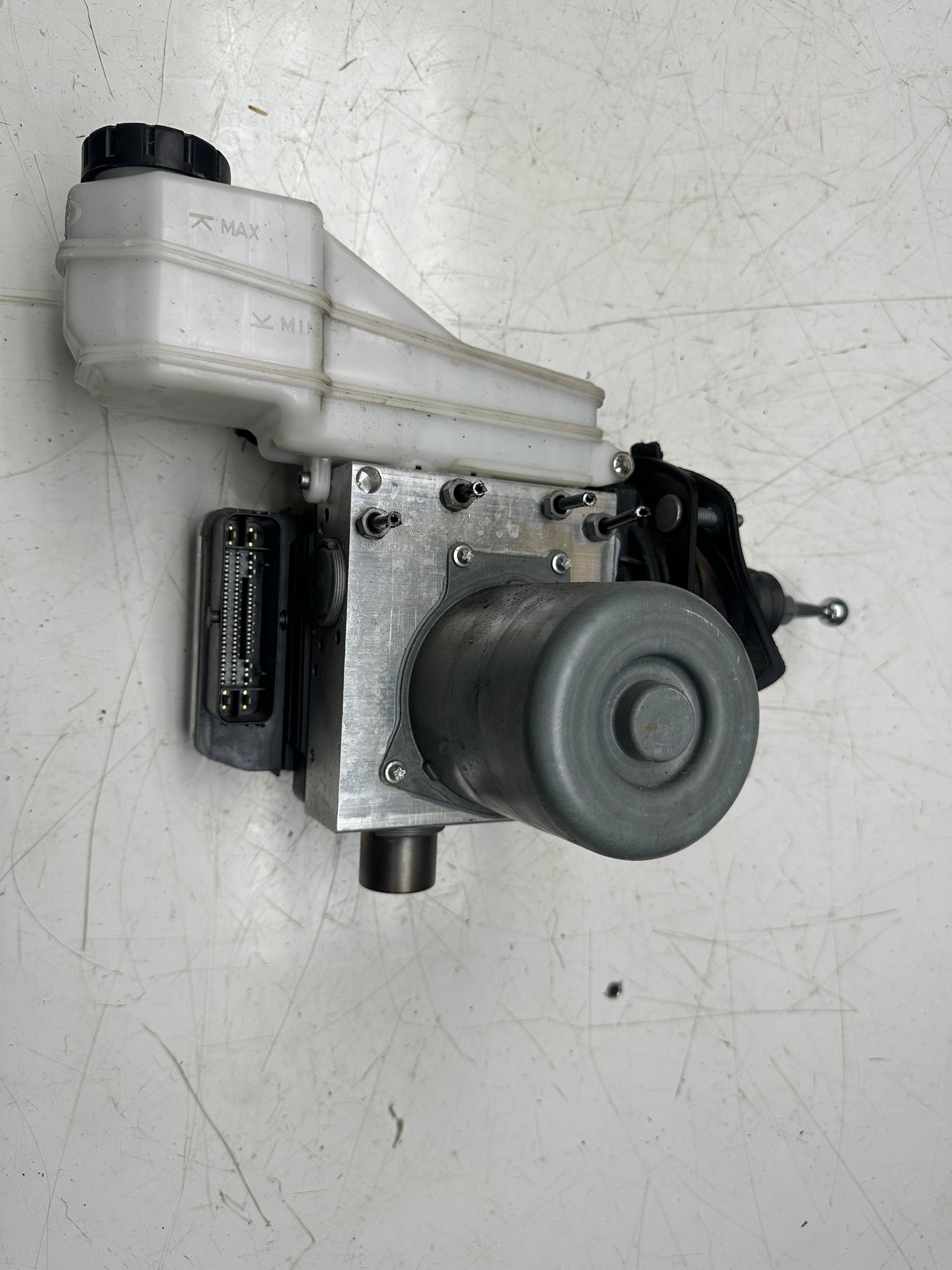 LR Range Rover Sport 2023 L461 Blind Spot Control Module (M8E2-14F152-AJ)