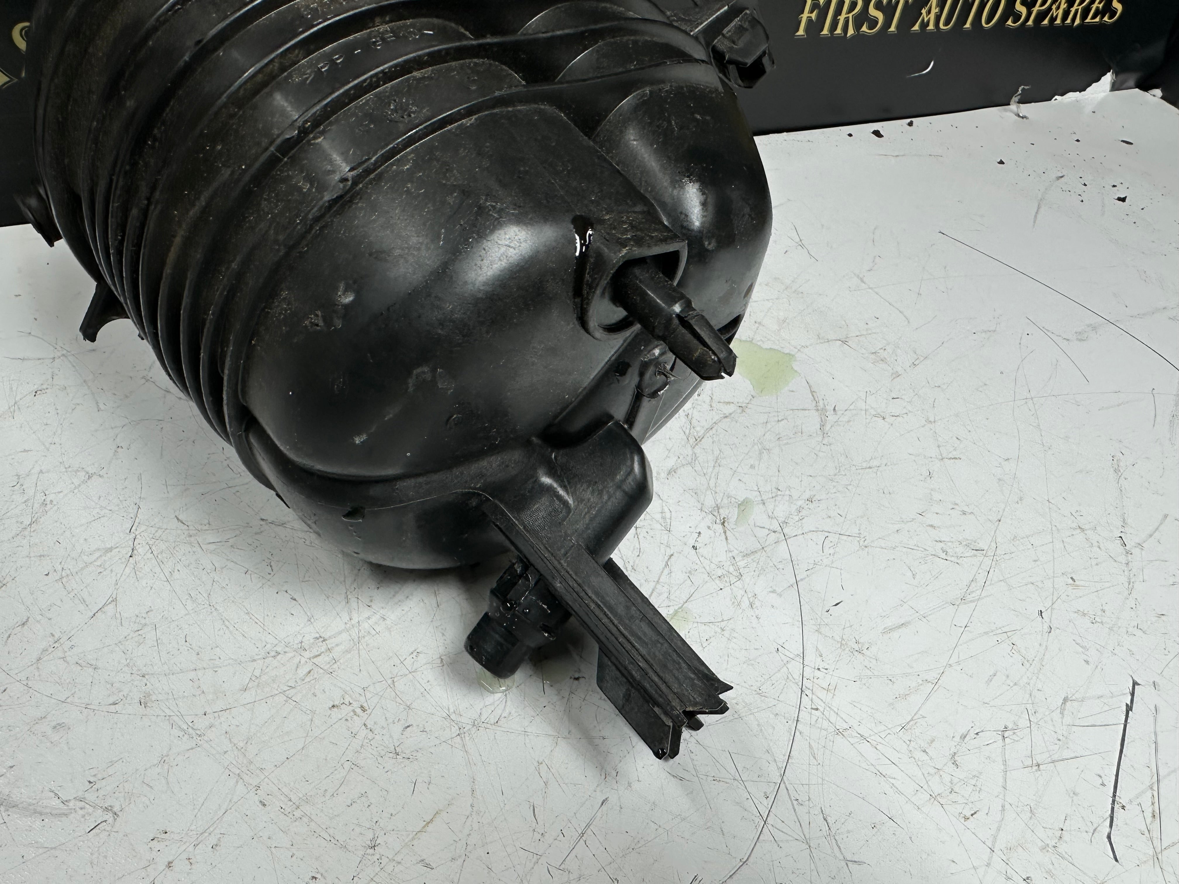 BMW 3 Series G20 G21 2023 Engine Coolant Expansion Tank (1713 8610652-07) (187798 11)