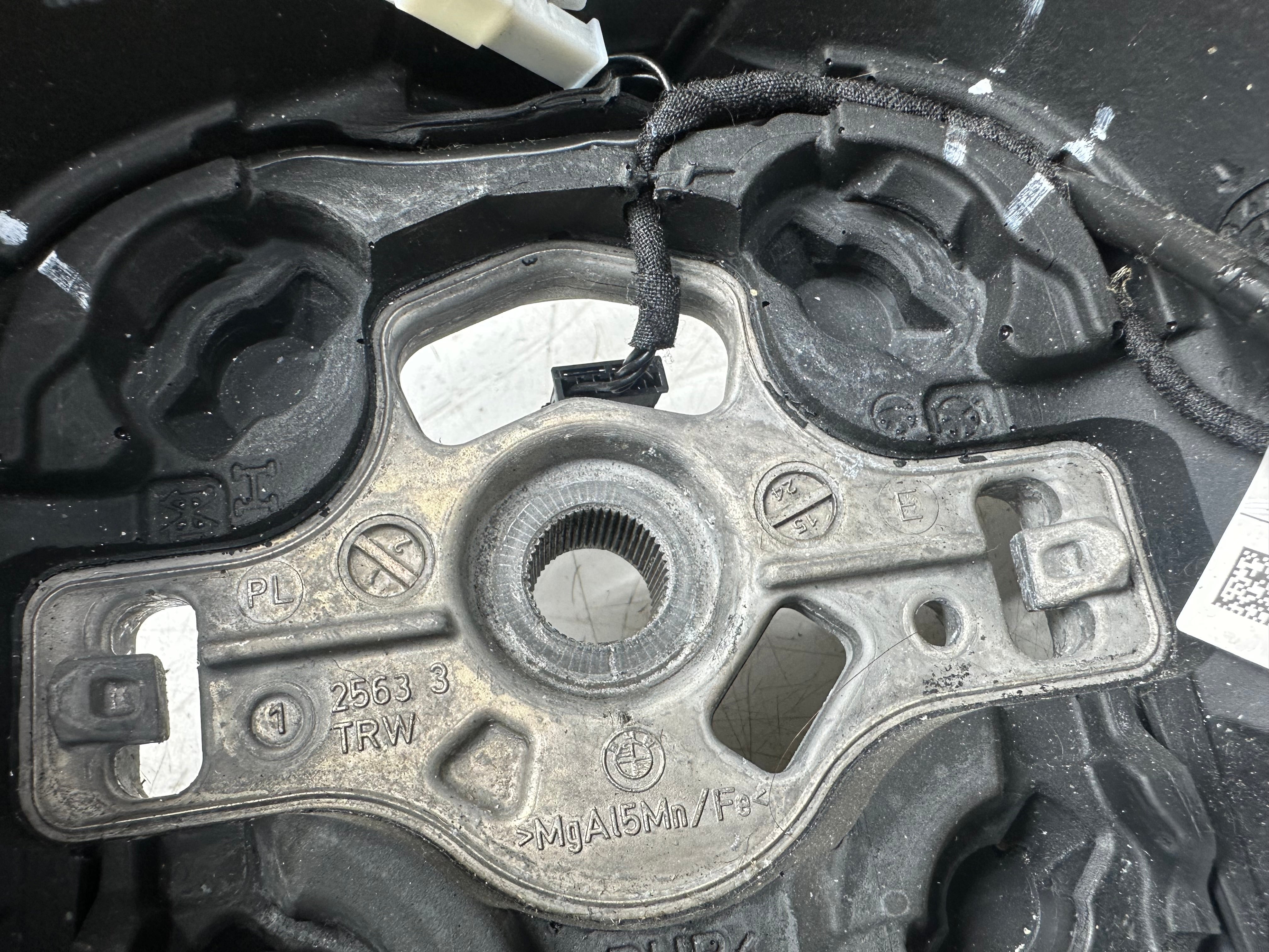 BMW 3 Series F30 2015 Steering Wheel (7984979) (3-369-PL7-1)