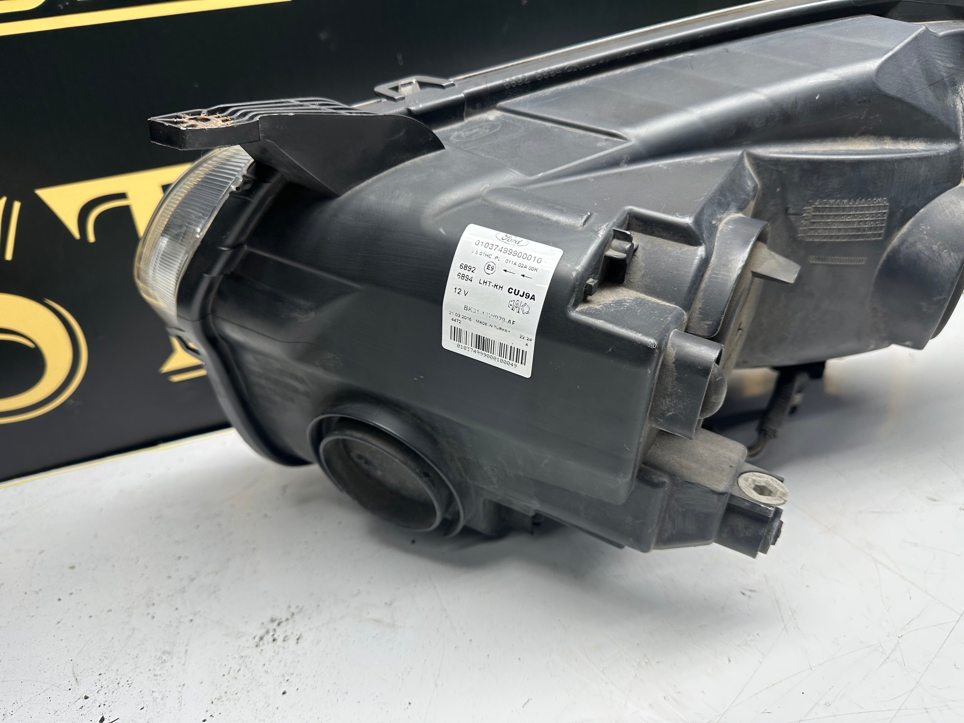 Ford Transit Mk8 Right Headlight Headlamp Light 14–20 (BK31-13W029-AF)