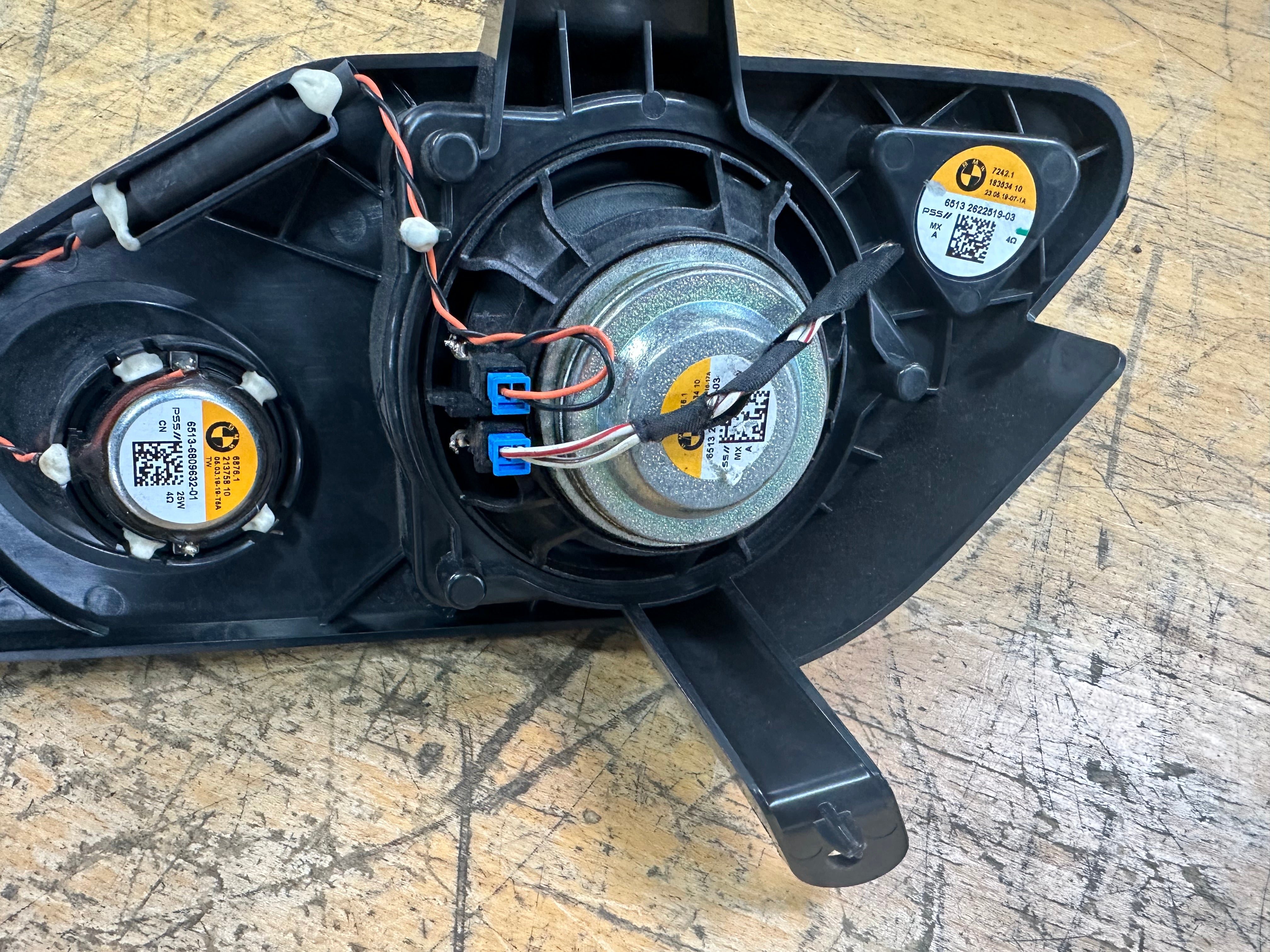 BMW X5 G05 2019 Rear Passenger Left Door Speaker (2622517) (30963640) (2622519)